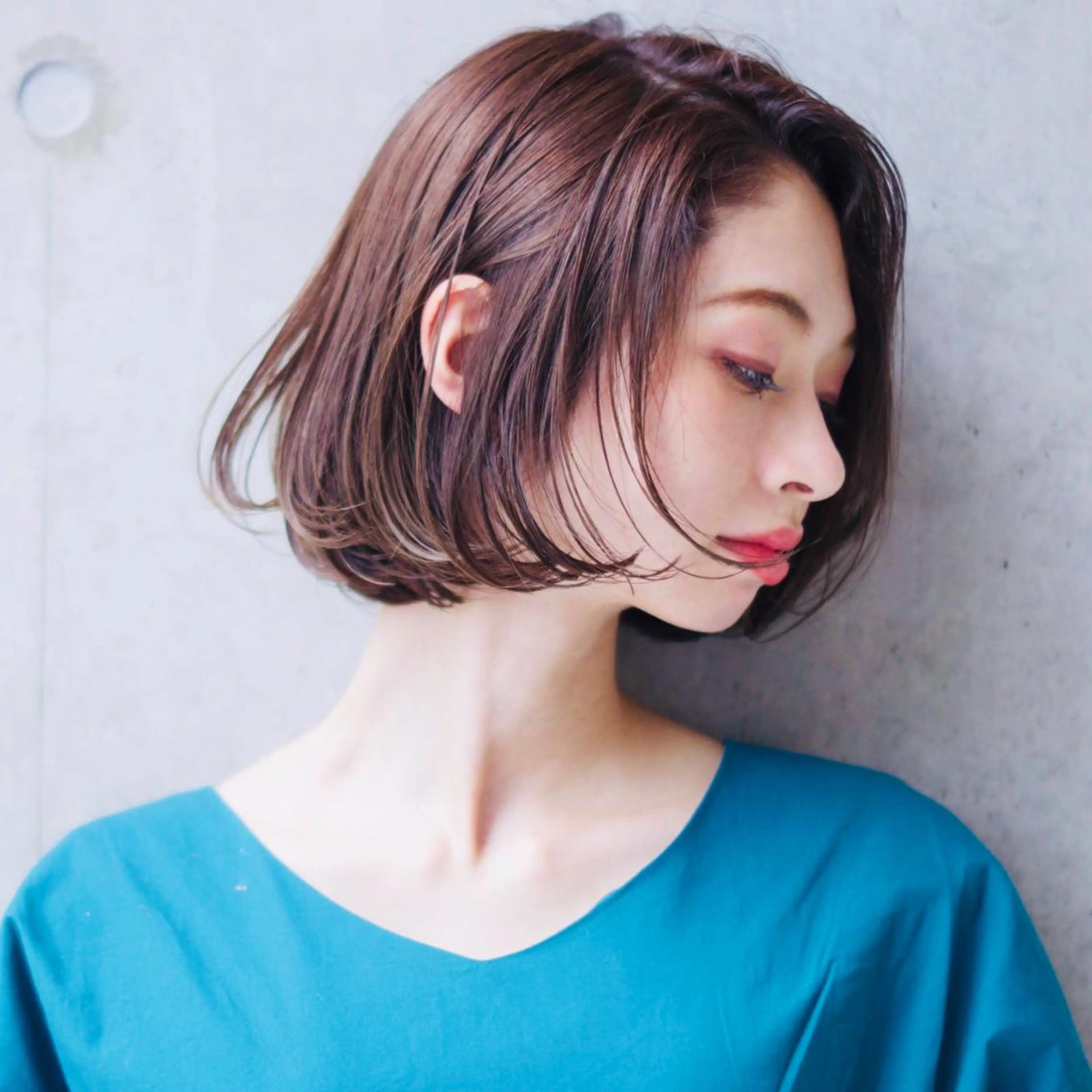 ミディアム ミディアムパーマ アッシュ ボブ ハイライト 似合わせカット hoNua. 栄/透明感カラーのヘアスタイル