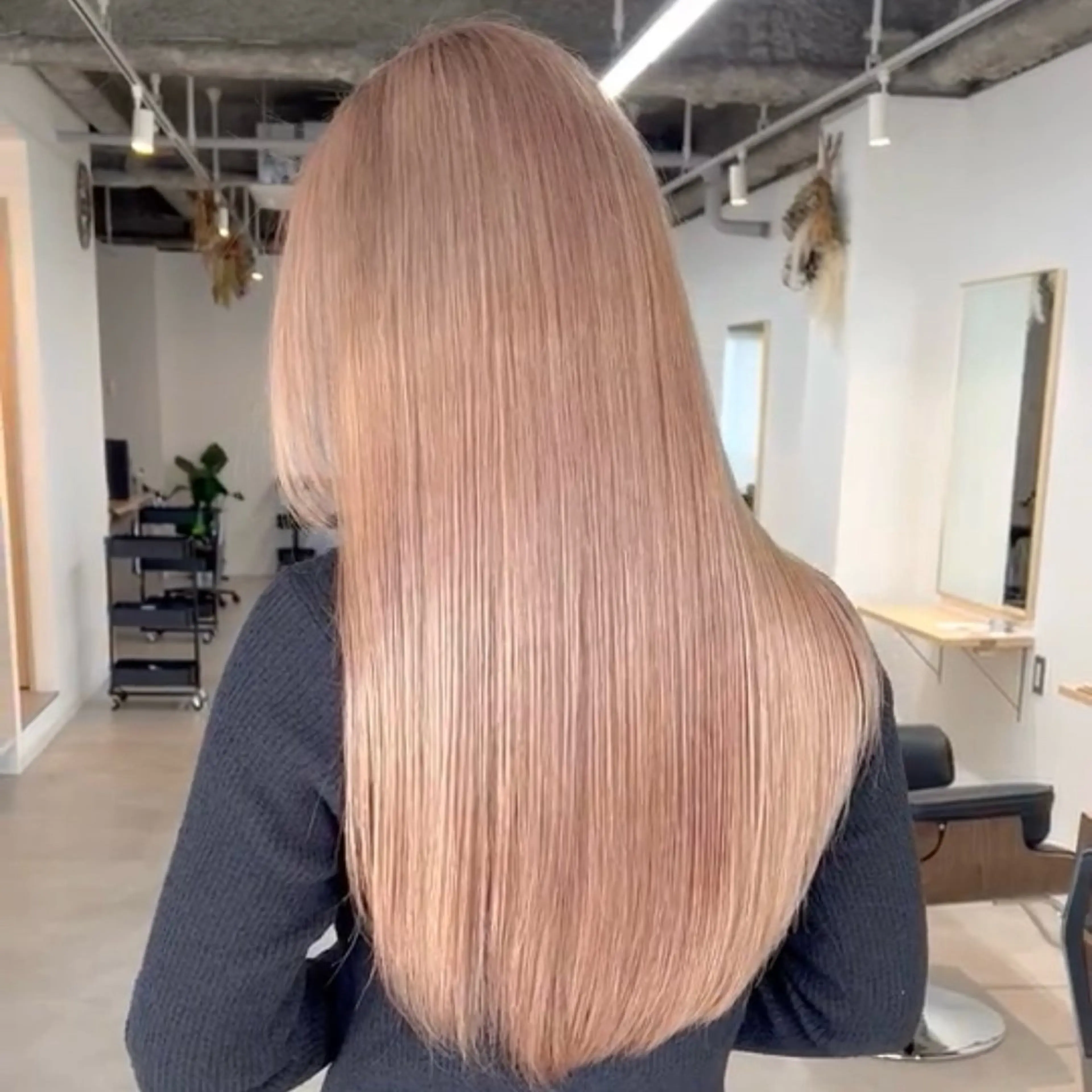 ロング カラー 艶カラー/レイヤー/ ハイトーン/まなみのヘアスタイル