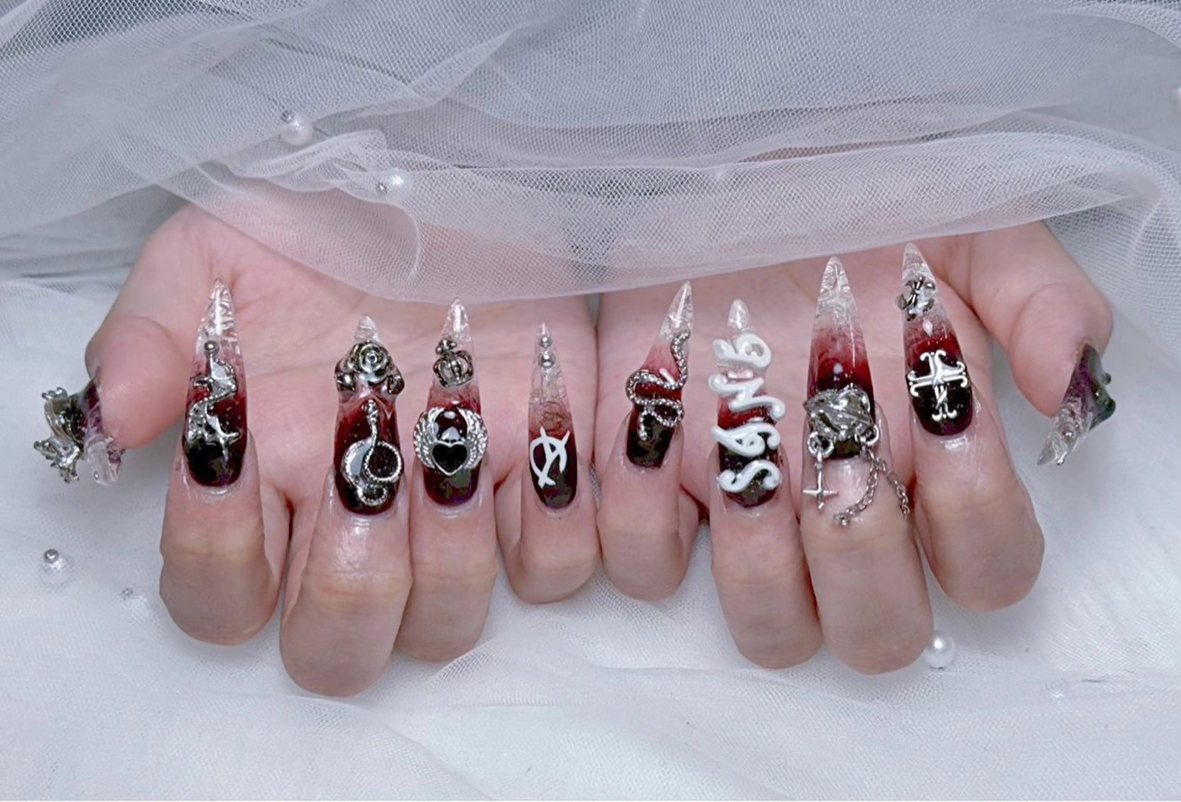 ネイル アートネイル オーロラネイル チークネイル 長さ出し フットネイル Miya _nailのネイルデザイン