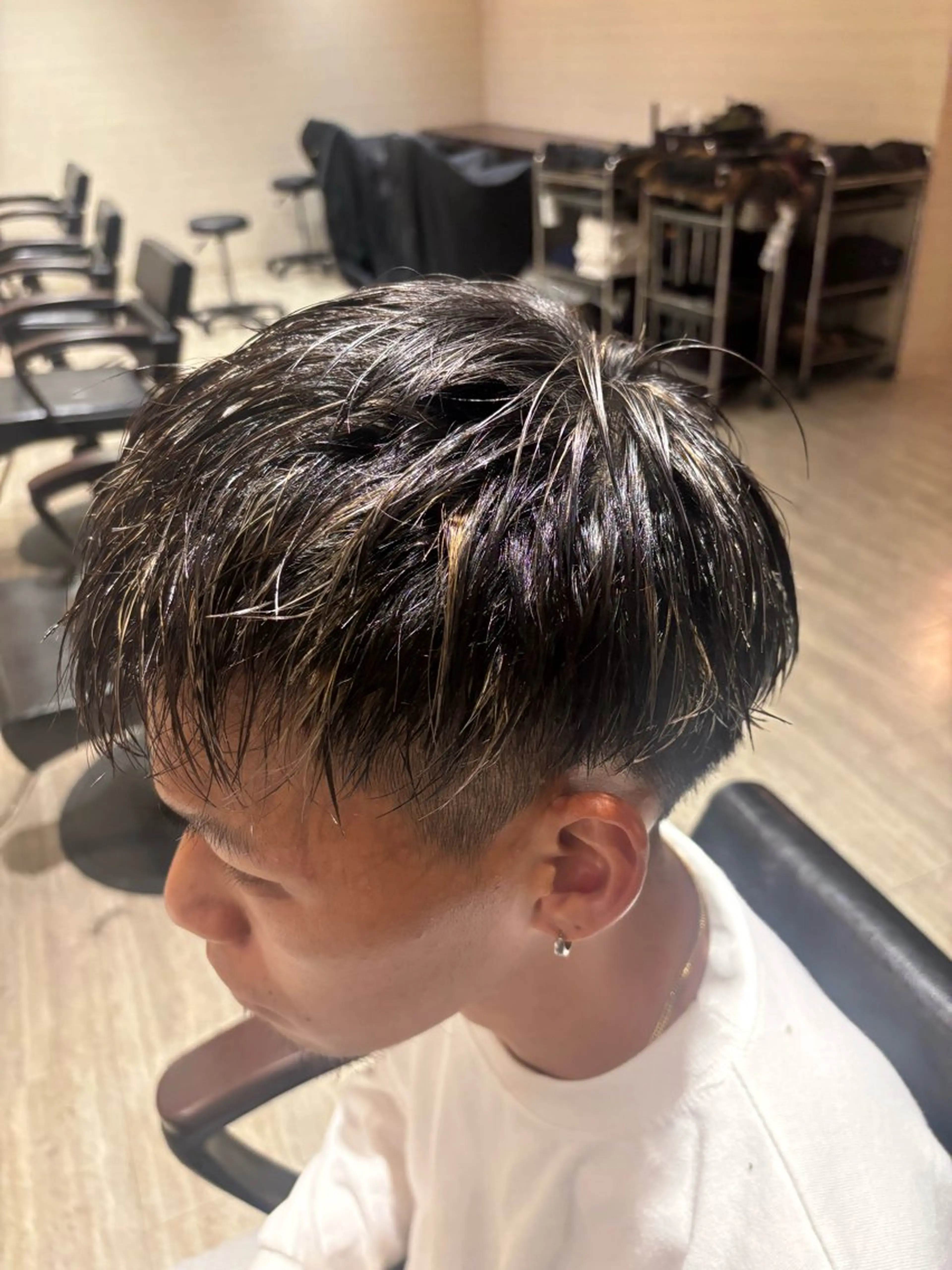 カラー メンズ メンズメッシュ メッシュ ヘアカラー 落海 風花のヘアスタイル