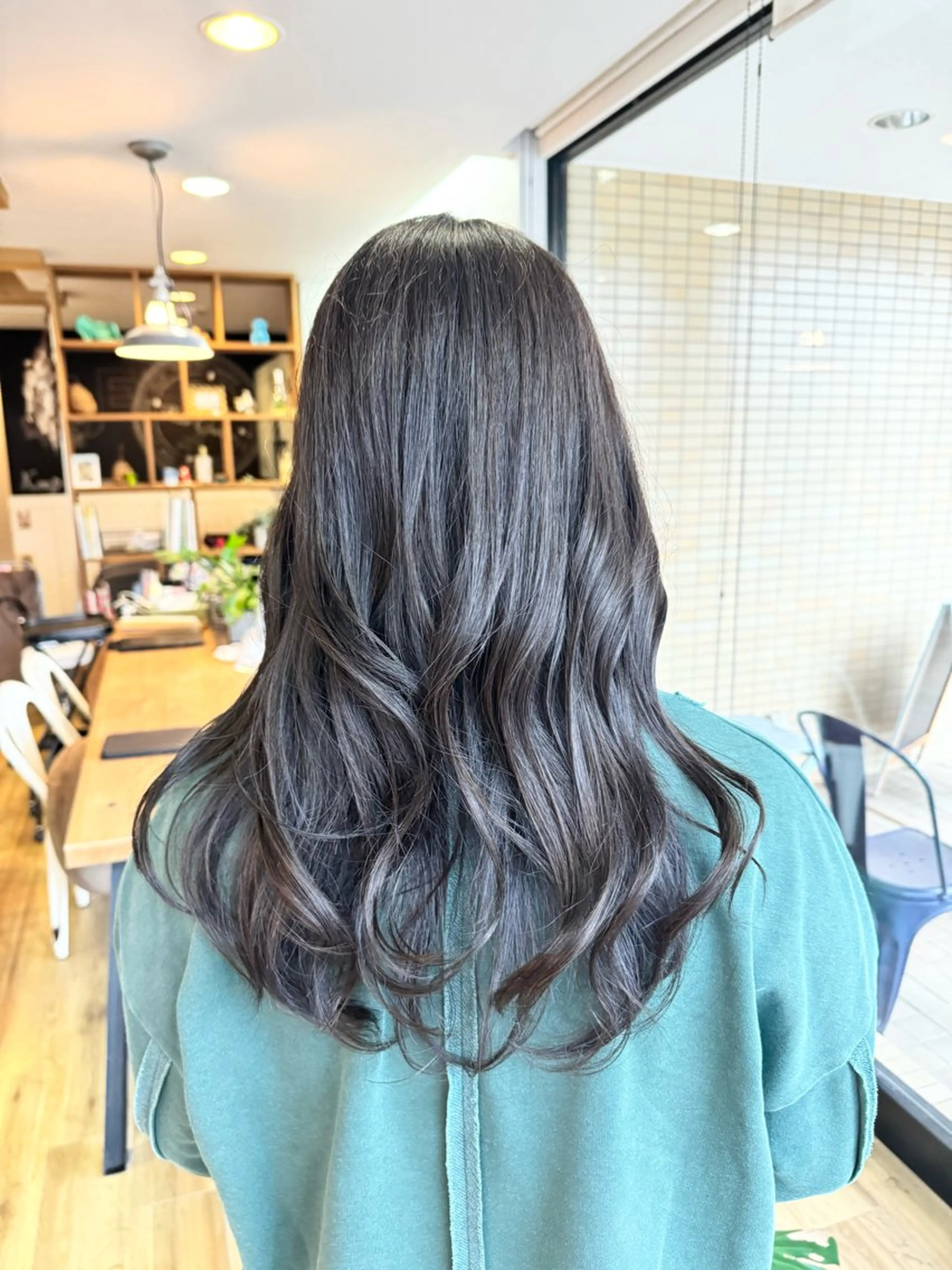 ロング カラー アッシュ アッシュグレー ツキダテ ユイのヘアスタイル