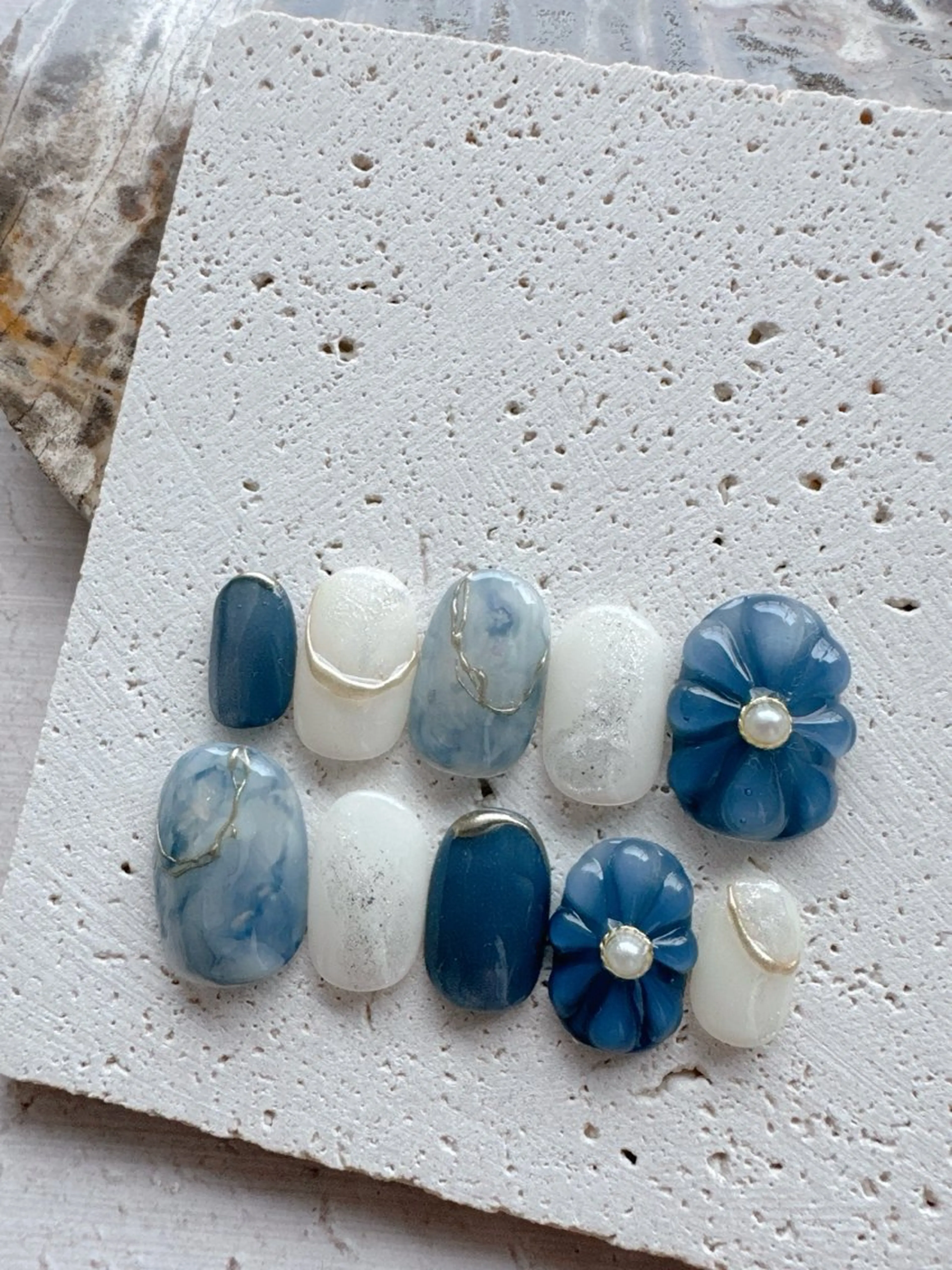 ネイル フラワーネイル 卒業式 持ち込み ぷっくりネイル ネイルチップ Monica nails/福島のネイルデザイン