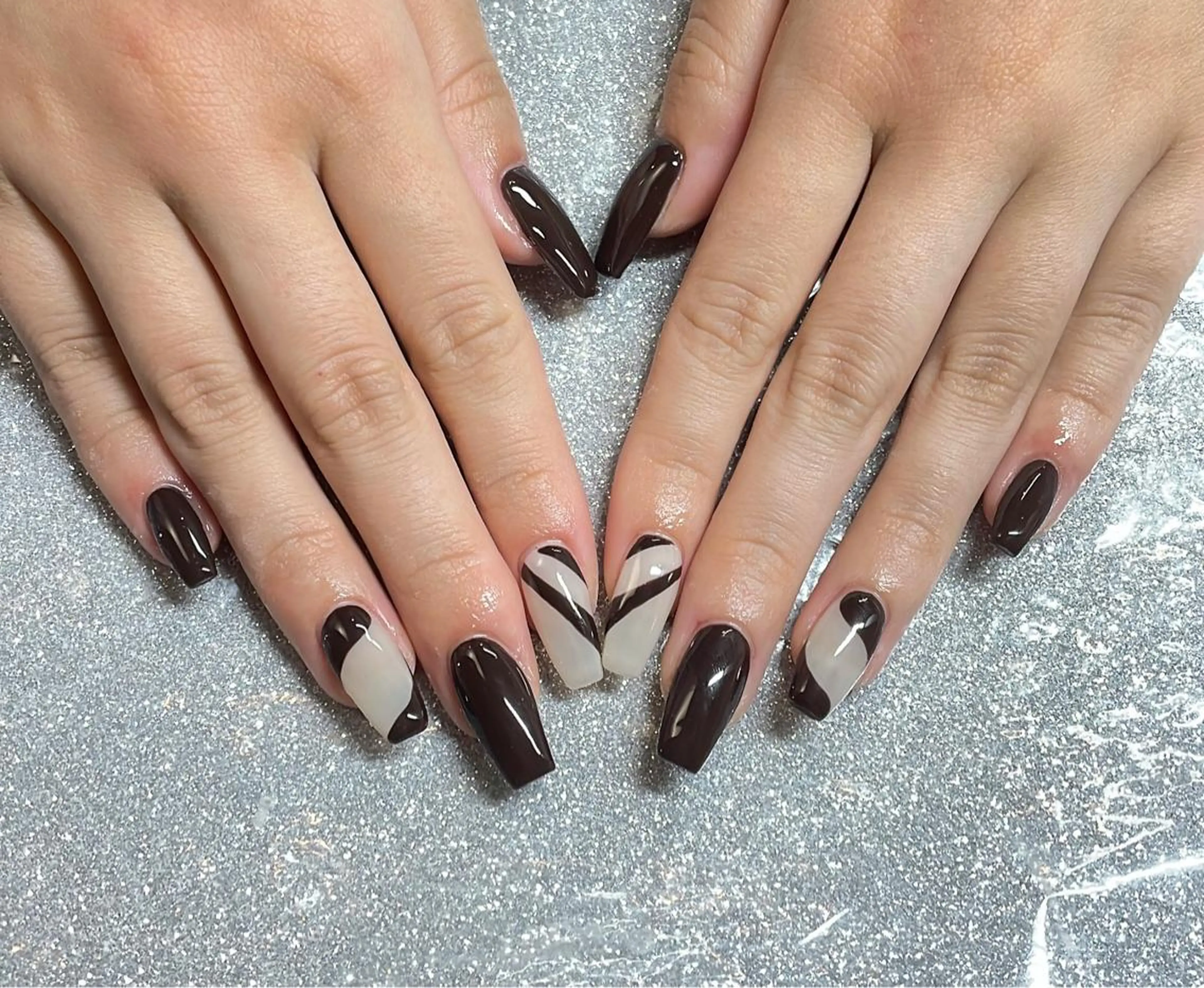 ネイル ハンドネイル VIERU 🌈🎀💖のネイルデザイン