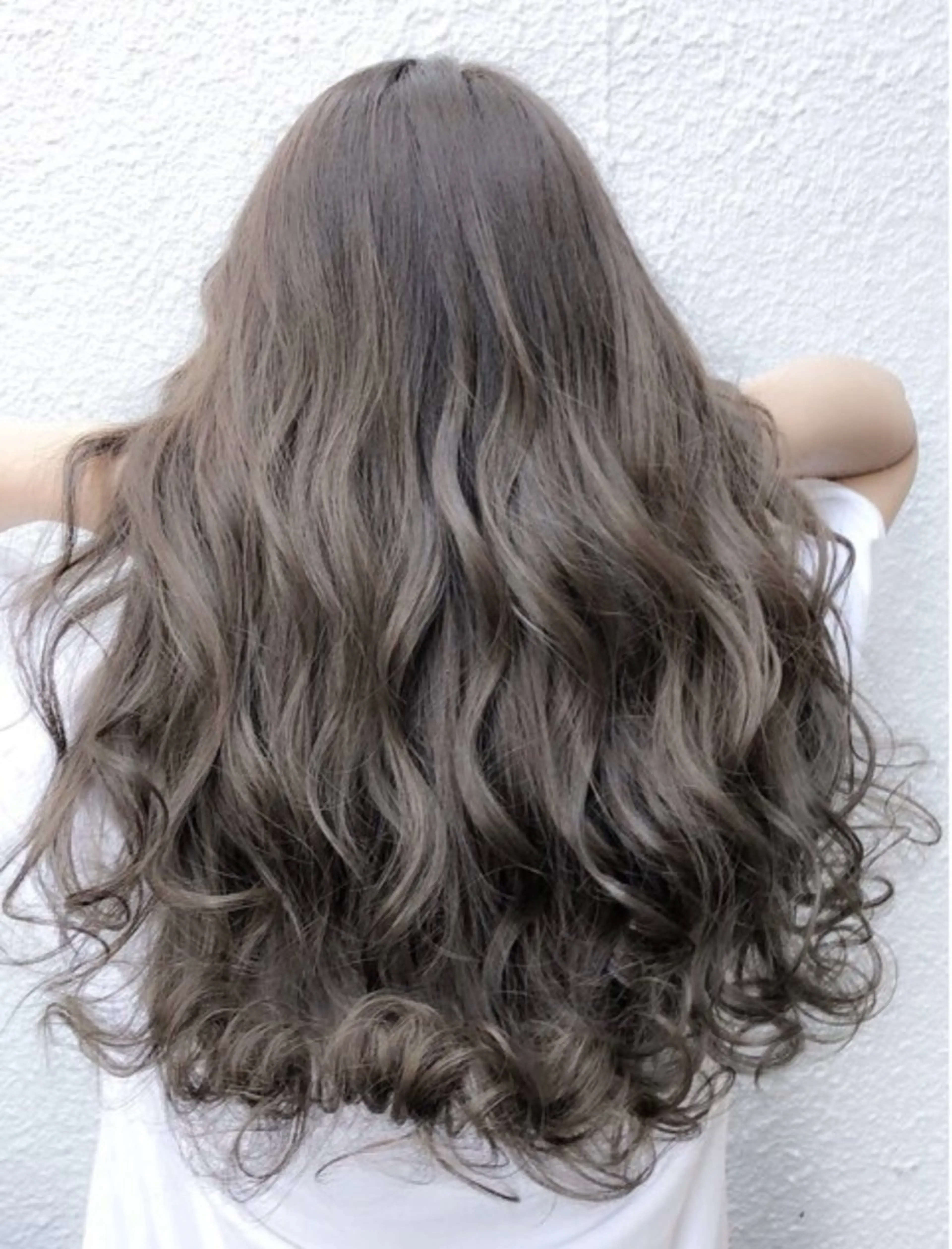 ロング ヘアカラー トリートメント 韓国風🫧透明感 🦄岡庭春菜🎀のヘアスタイル