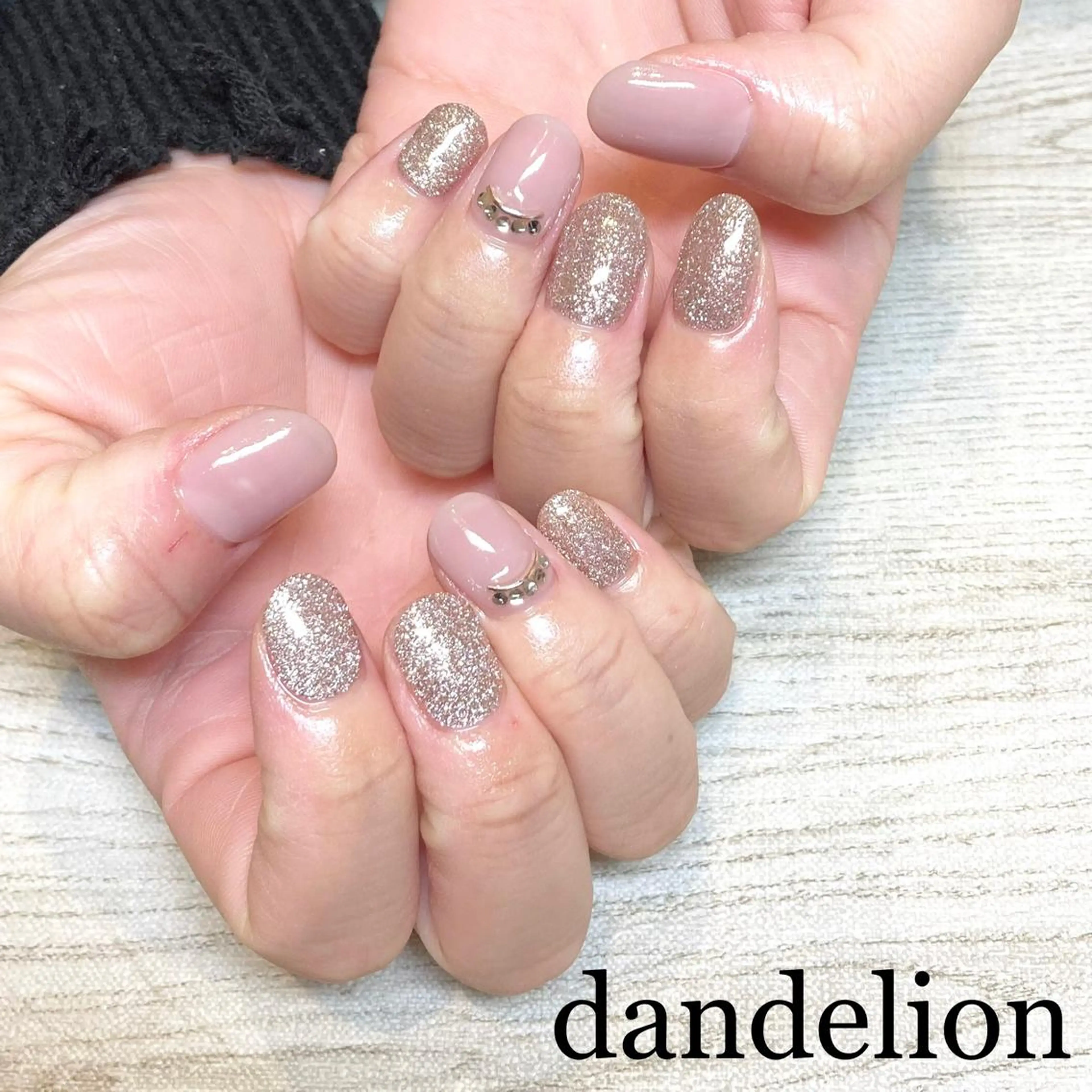 ネイル ハンドネイル ハンドケア dandelion ダンデライオンのネイルデザイン