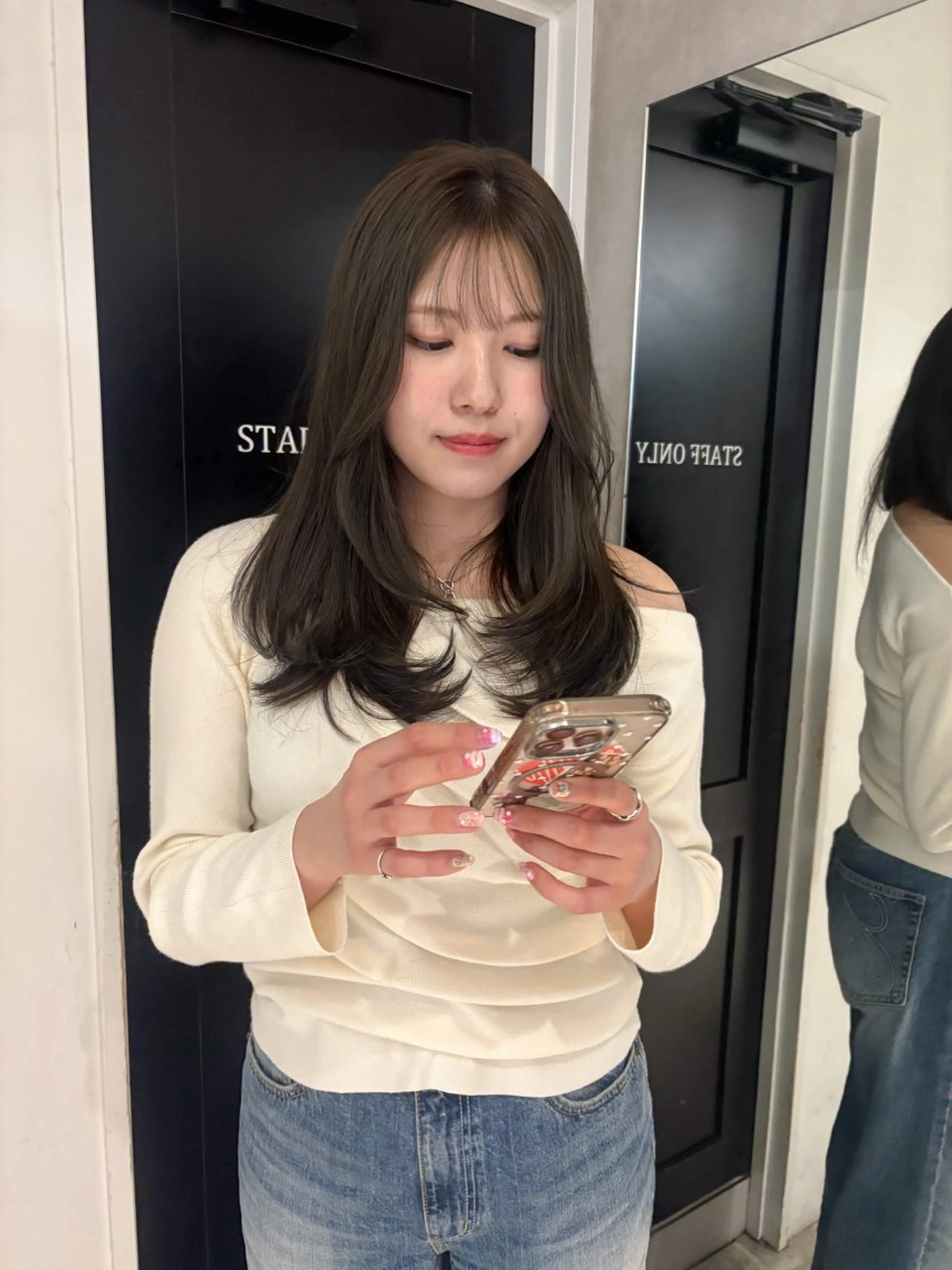 ロング カラー カット ヘアカラー トリートメント 似合わせ｜レイヤー 🪩yurikaのヘアスタイル