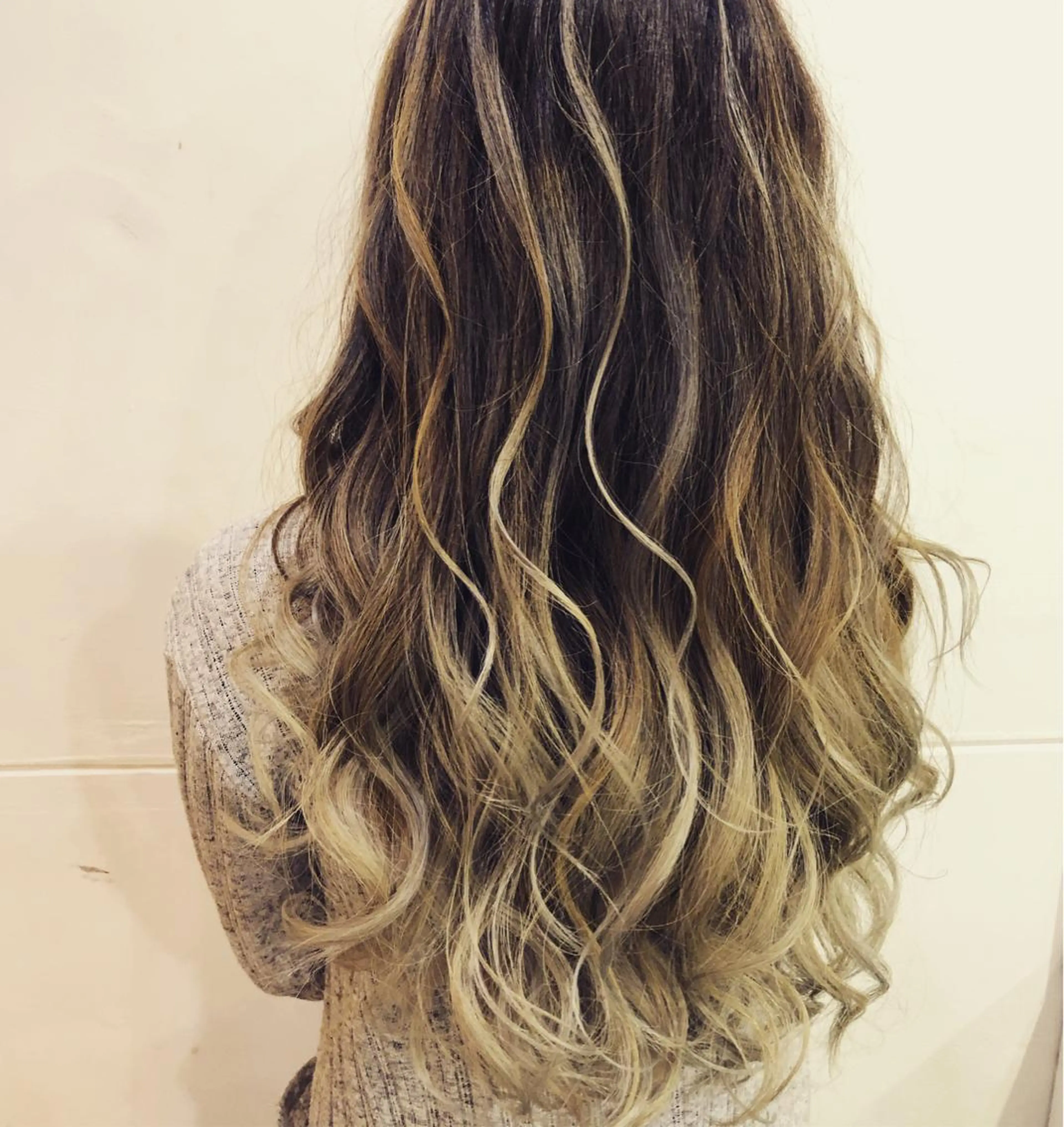 ロング カット ヘアカラー トリートメント 吉田 典弘のヘアスタイル