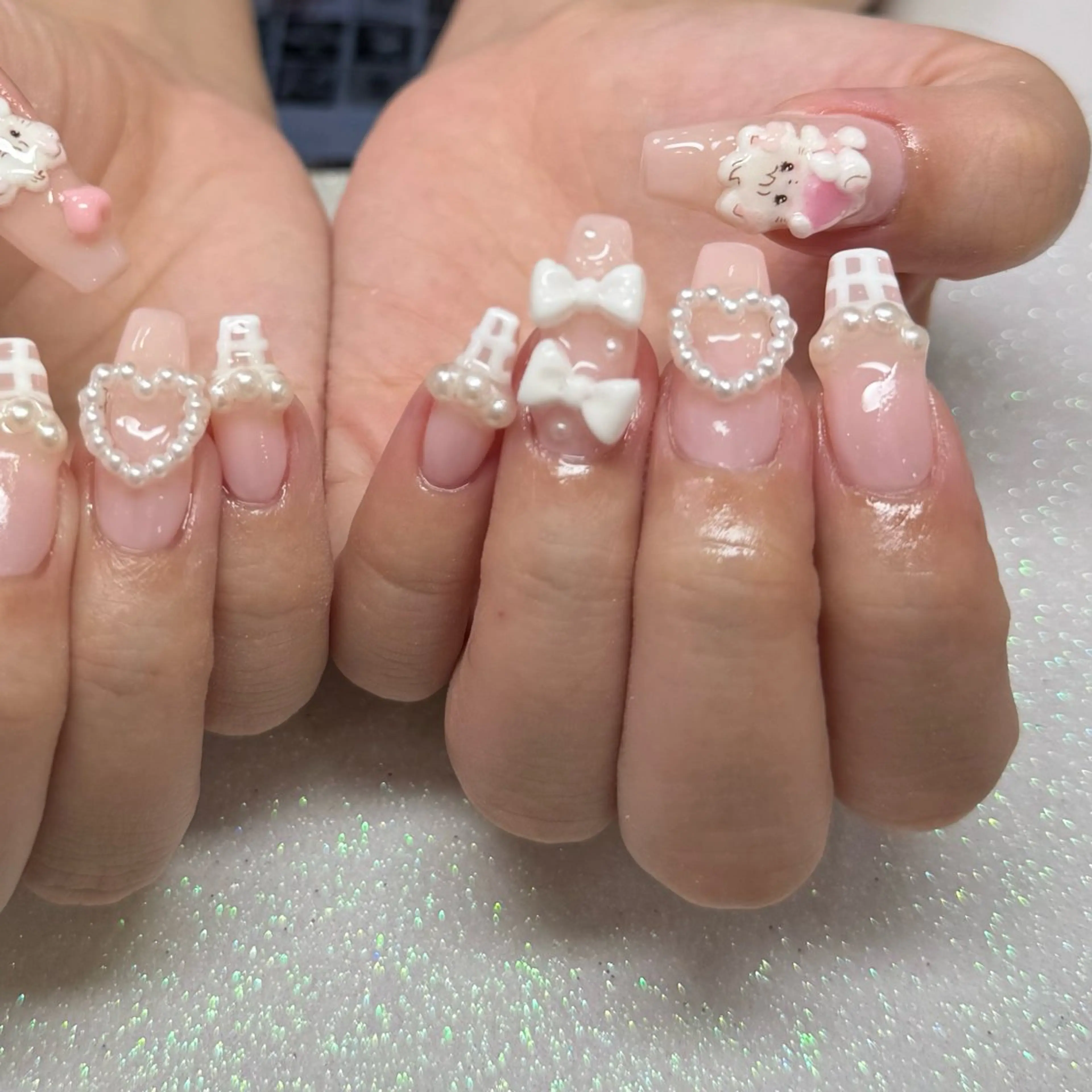 ネイル ハンドネイル VIERU 🌈🎀💖のネイルデザイン