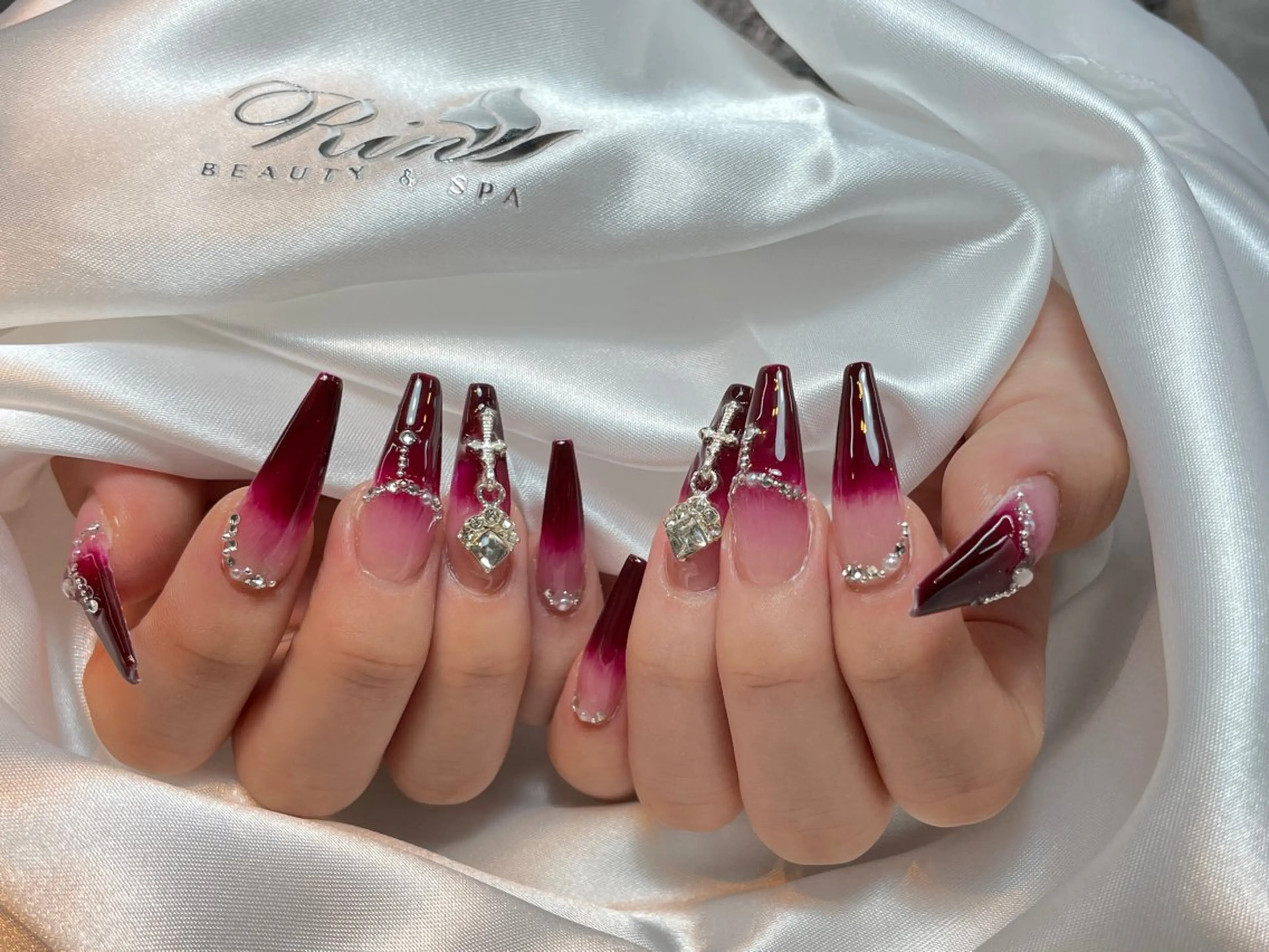 ネイル チークネイル フレンチネイル ラメ(グリッター) マグネットネイル ニュアンスネイル Rin Nail 新大久保店のネイルデザイン