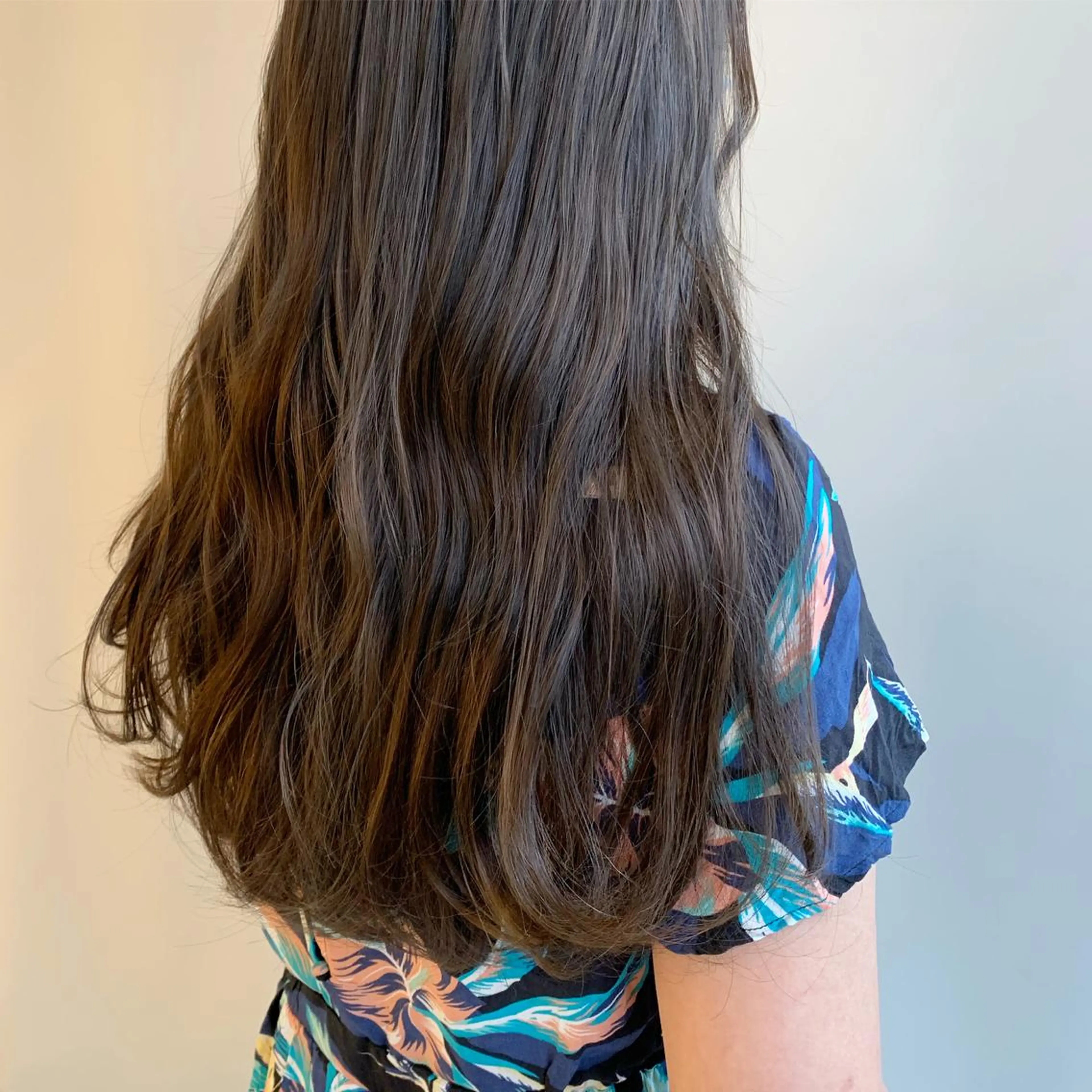 カラー 山口 莉奈のヘアスタイル