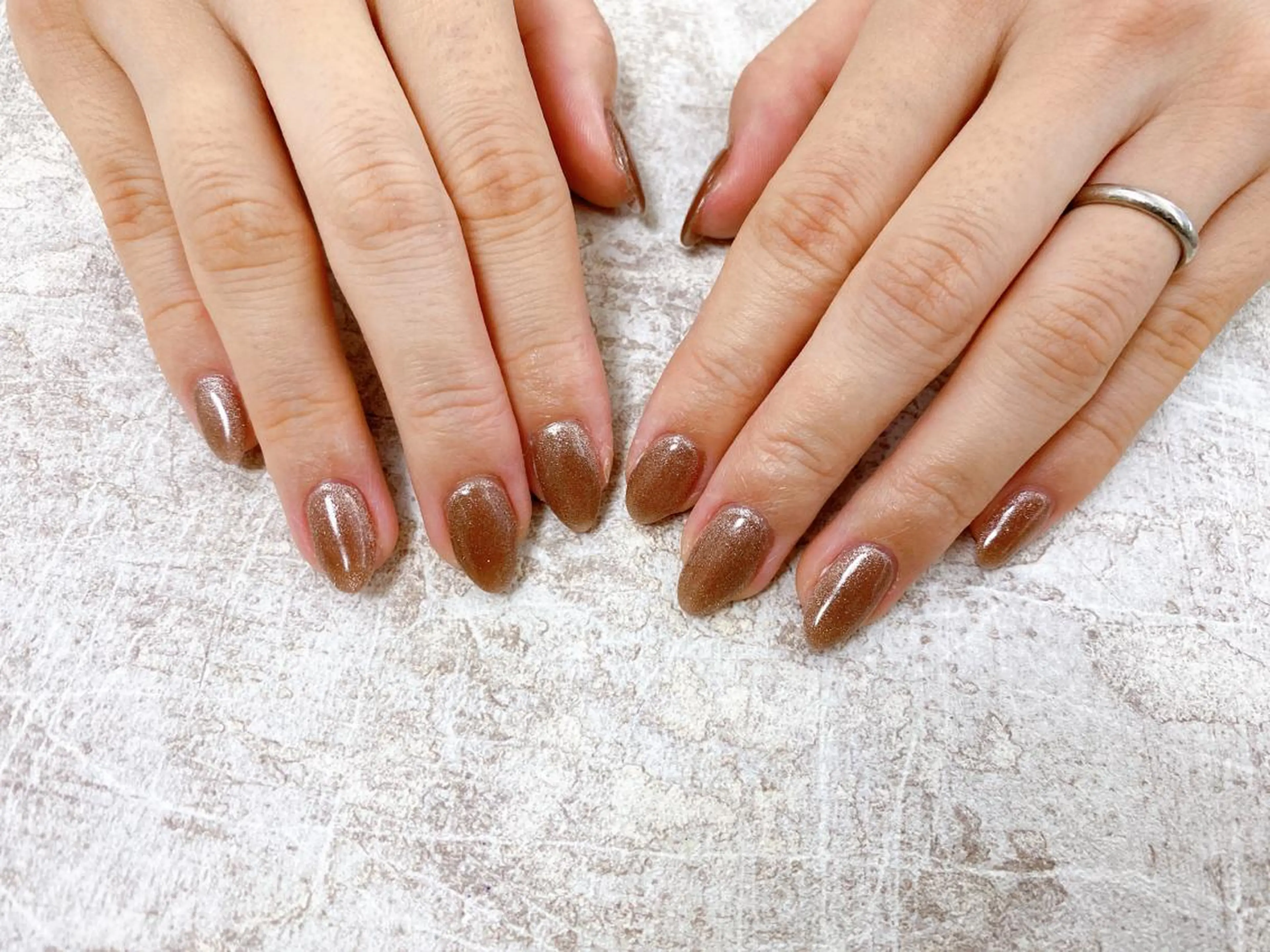 ネイル マグネットネイル ピンク ピンクベージュ ハンドネイル mogunail &blowのネイルデザイン