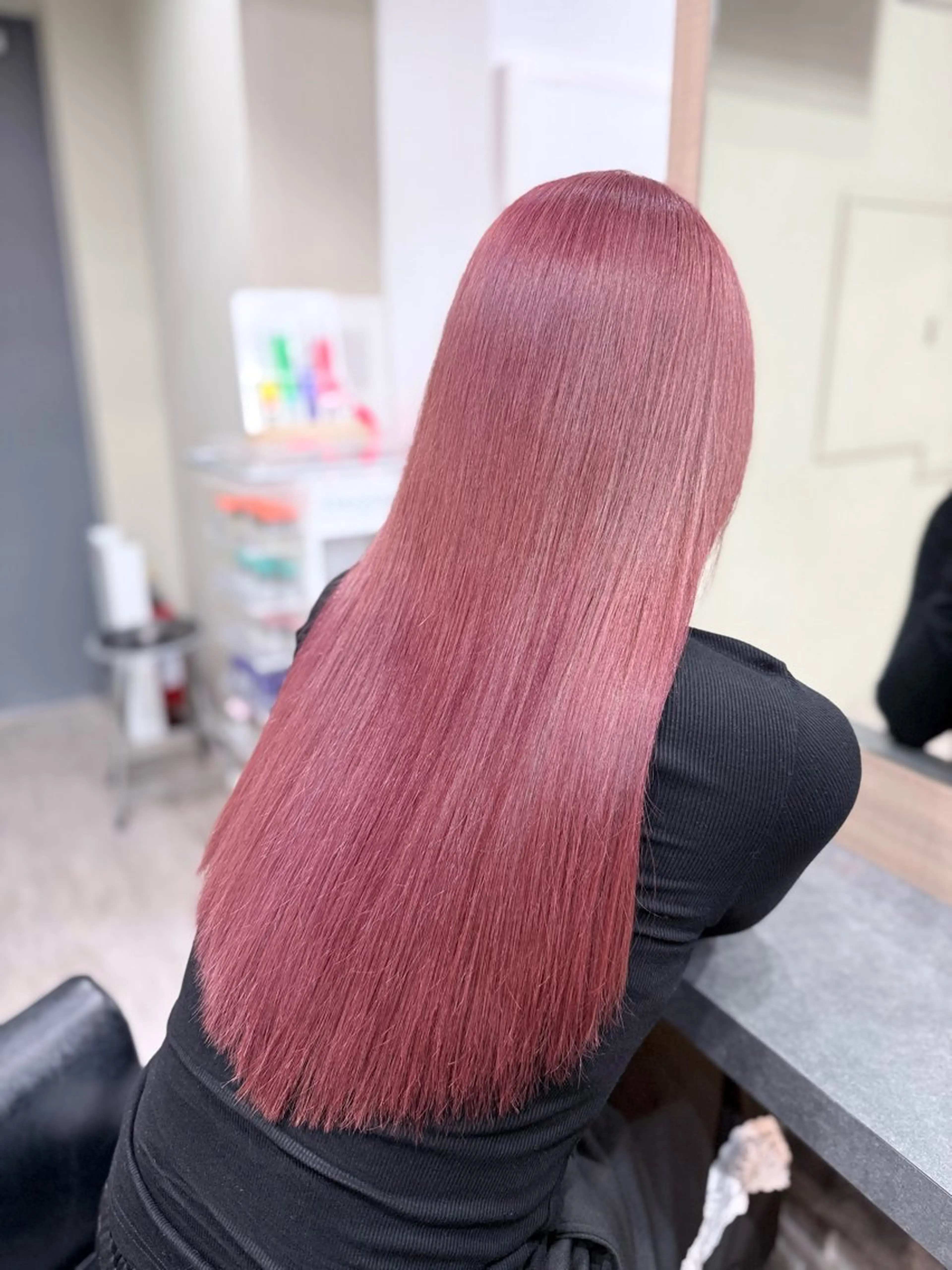 ロング カラー ブリーチ ピンクカラー カット ヘアカラー RIEブリーチ& エクステ特化型のヘアスタイル