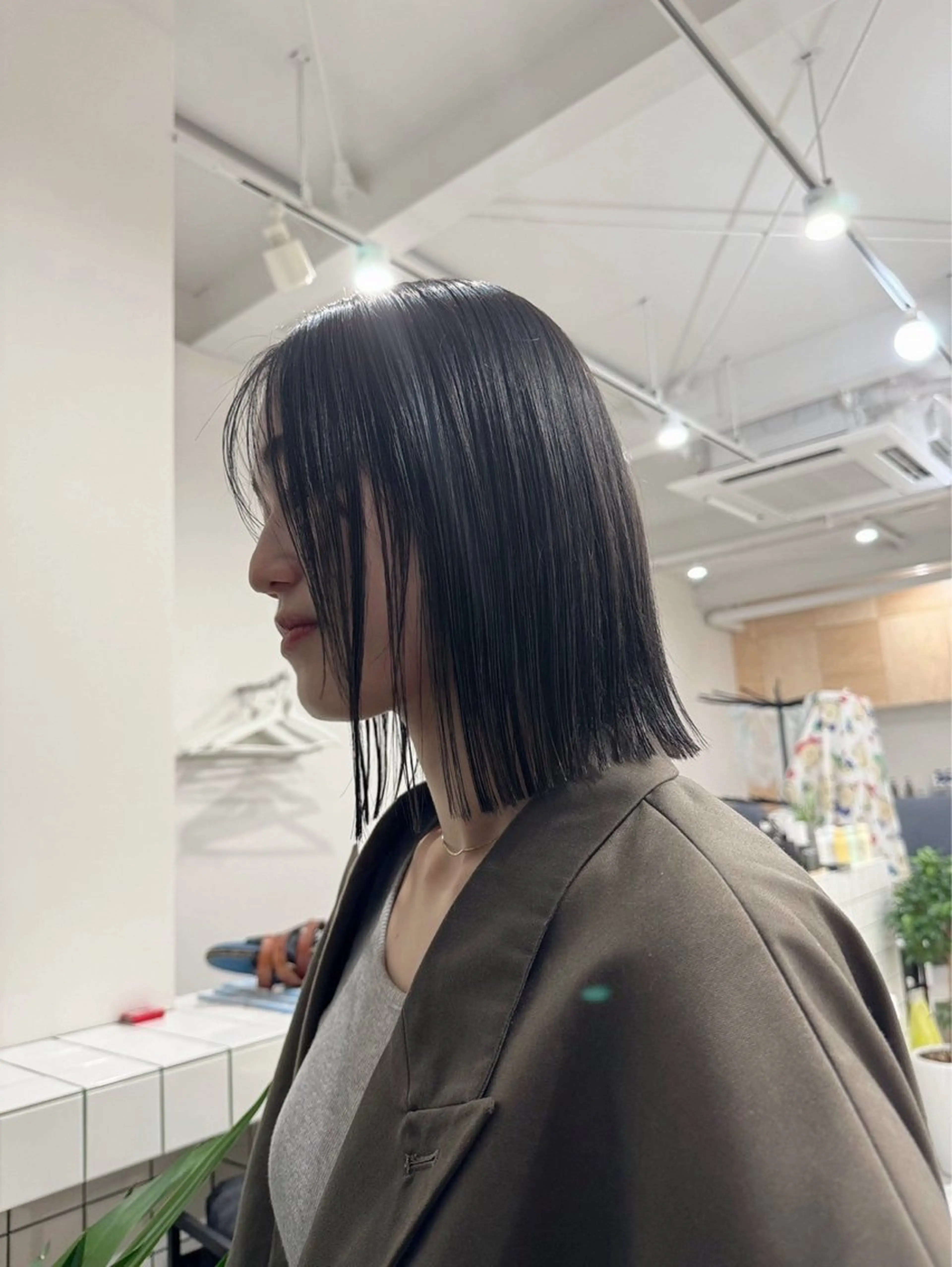 カラー アッシュ アッシュグレー アッシュグレージュ グレージュ レイヤー、ボブ、ショ ートカット　松本翔大のヘアスタイル