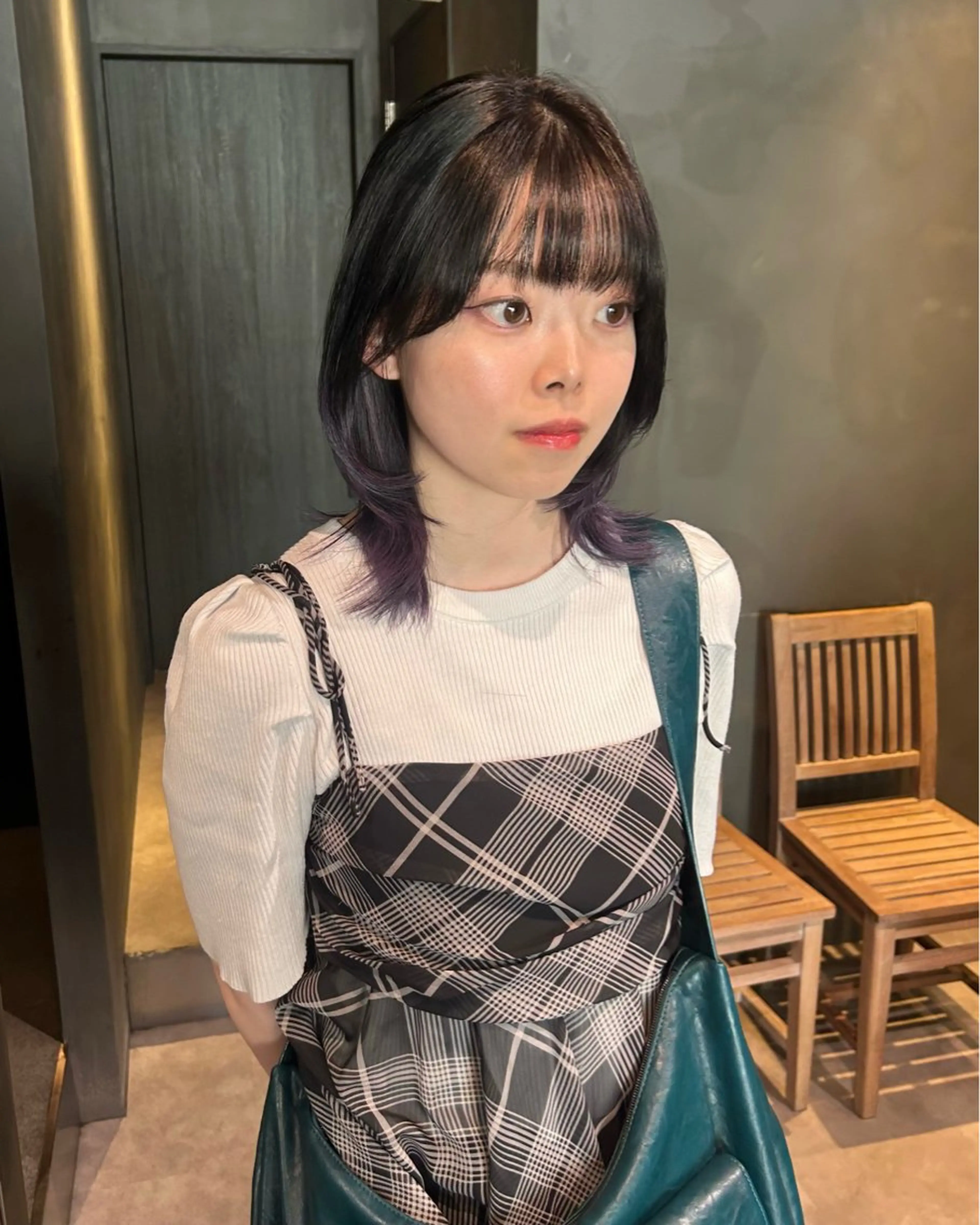 ミディアム カラー インナーカラー シルバー 山本 夏樹のヘアスタイル