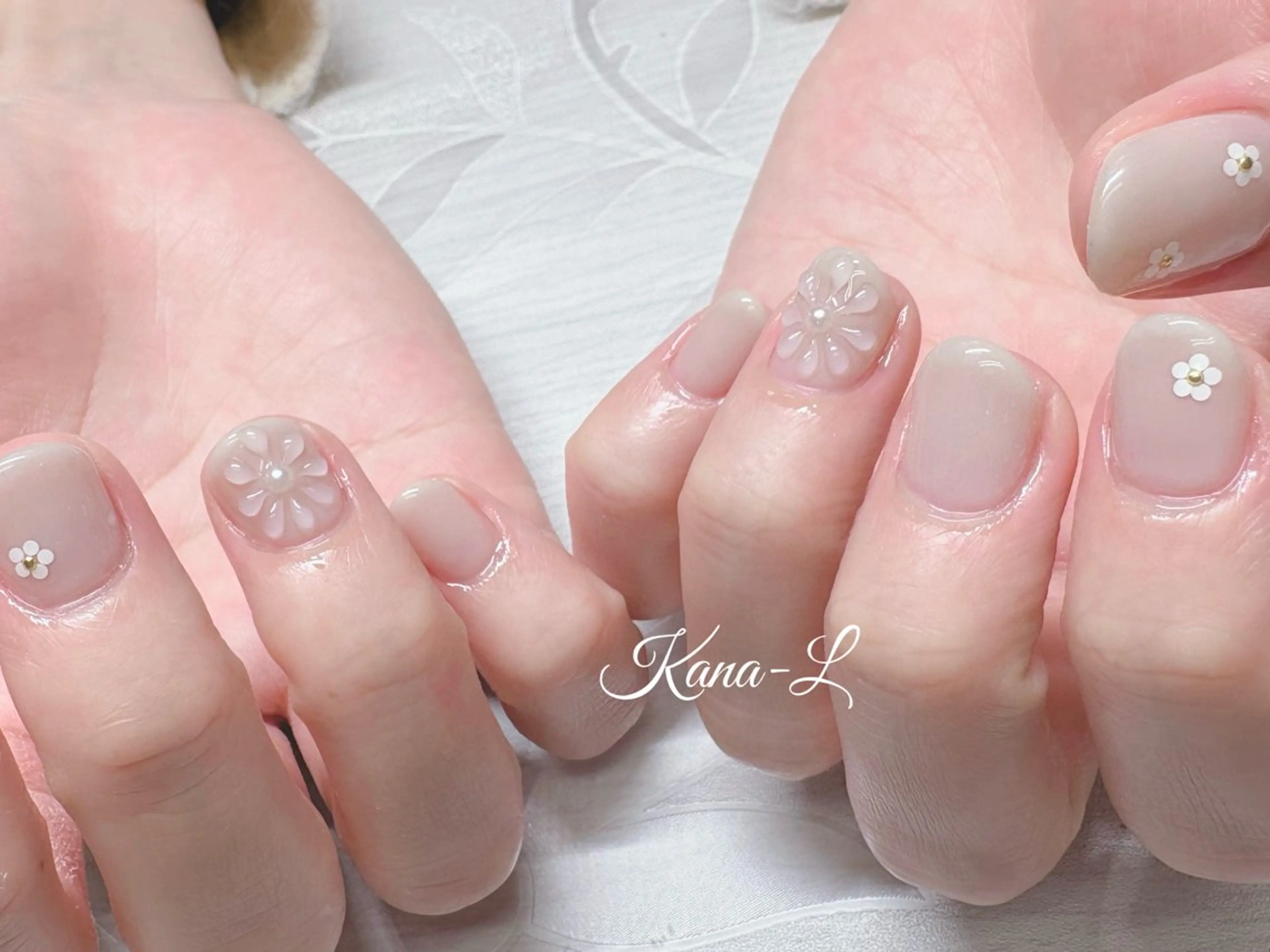 ネイル 芦辺 香奈のネイルデザイン