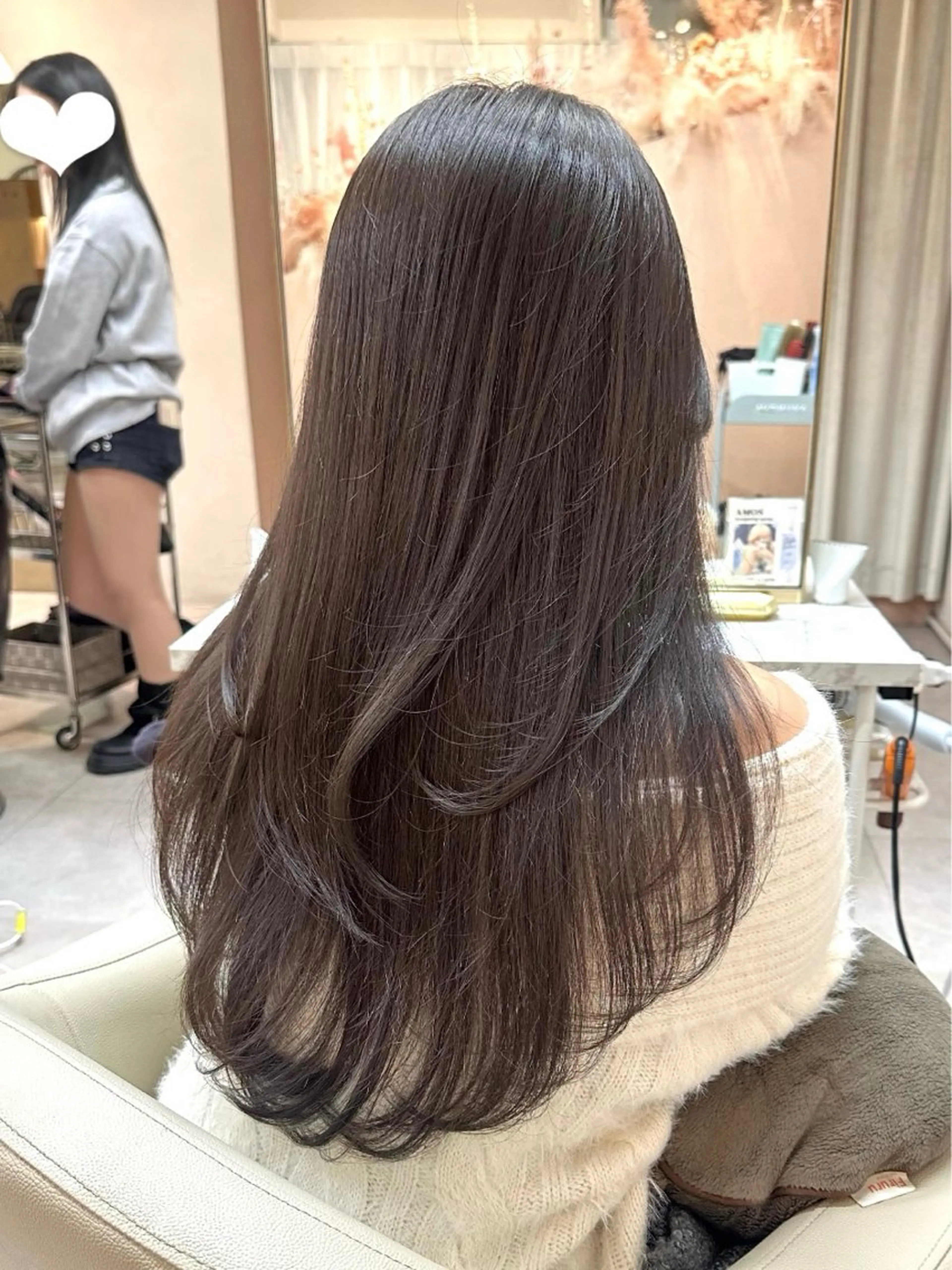 ロング カラー レイヤーカット 韓国ヘア🦢🖤 Sayumiのヘアスタイル