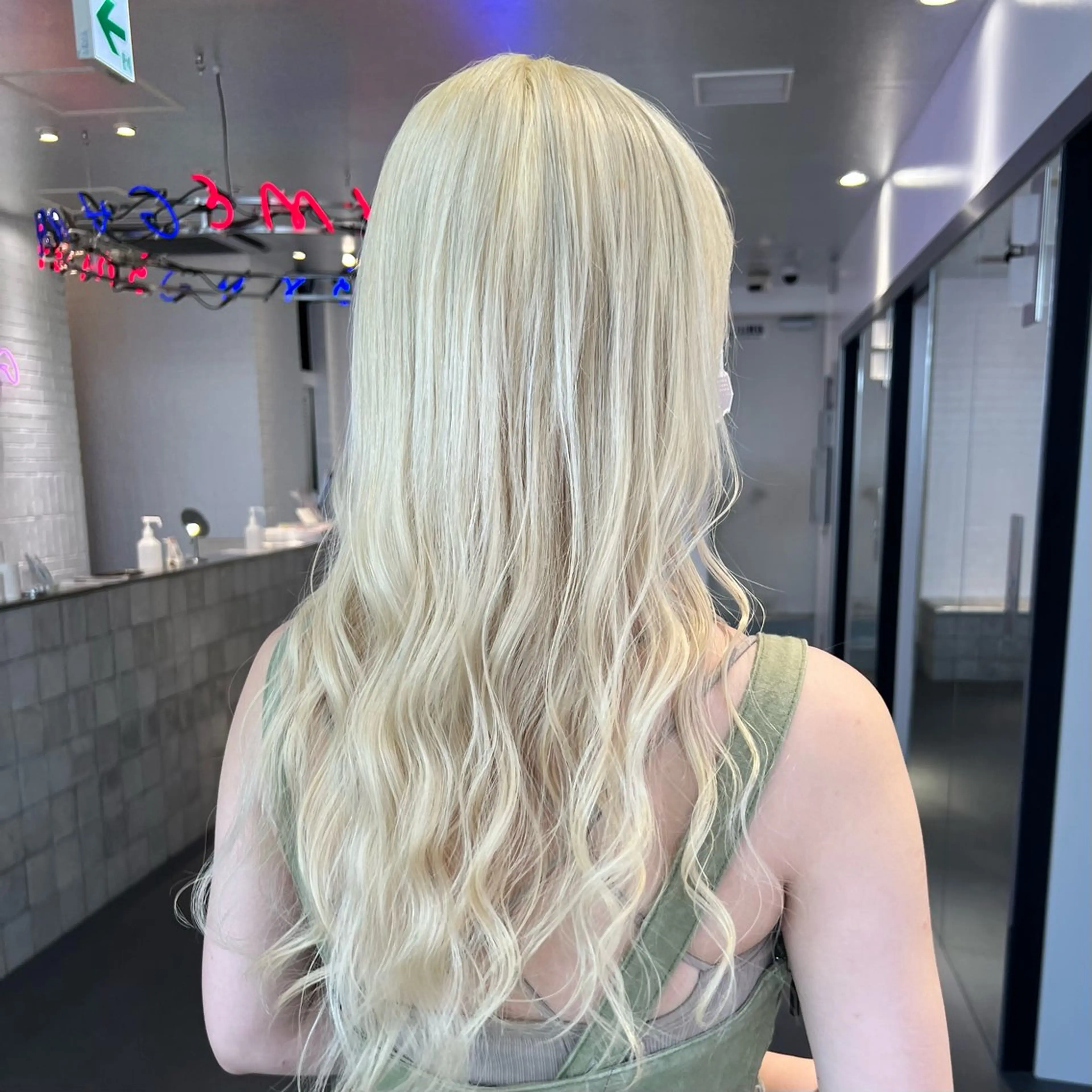 ロング カラー ブリーチ ケアブリーチ ヘアカラー トリートメント 💫色落ちまで可愛い ブリーチ💫ユウゴのヘアスタイル