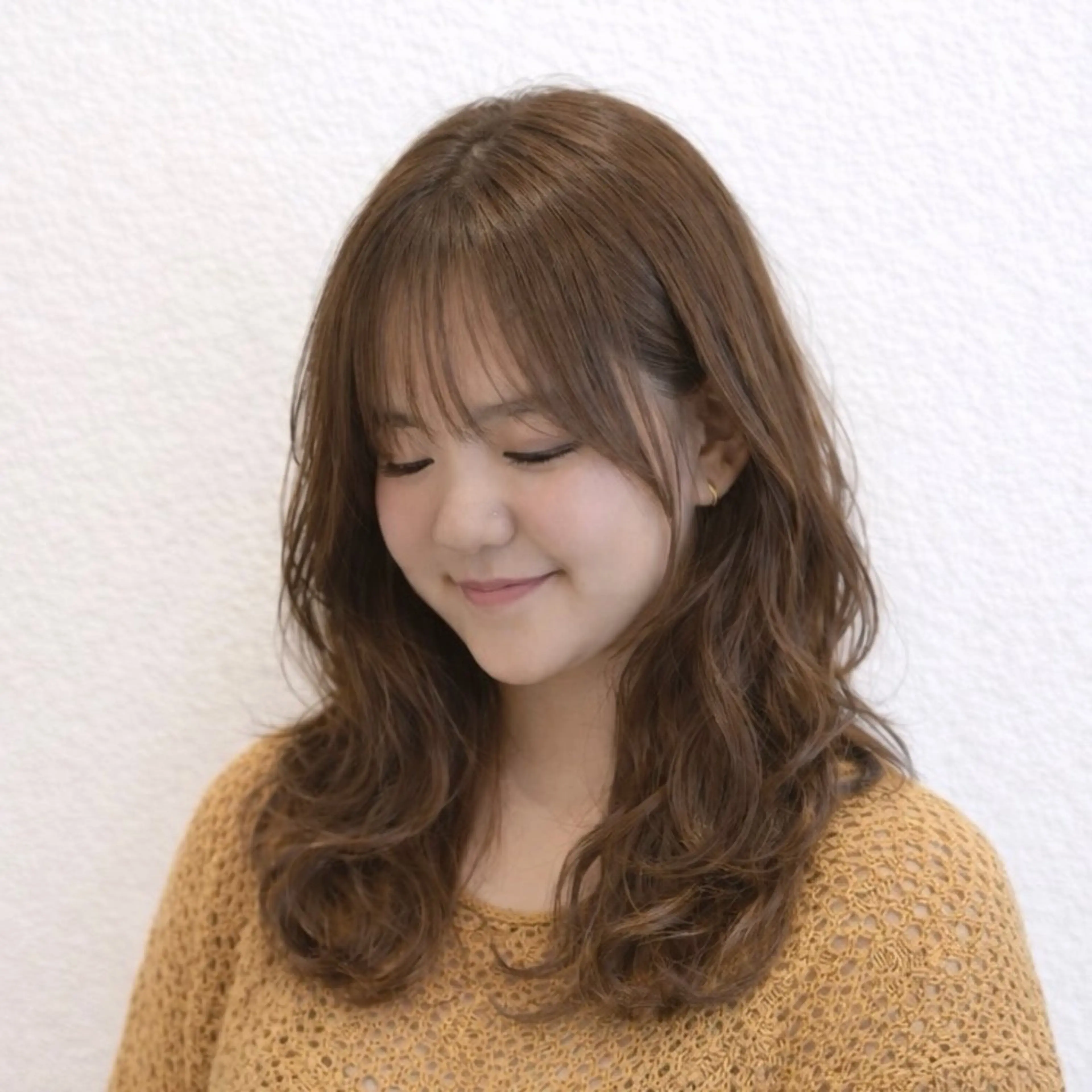 ミディアム カラー ベージュカラー ブラウンカラー 透明感カラー カット ヘアカラー ヘッドスパ 佐藤 舞のヘアスタイル