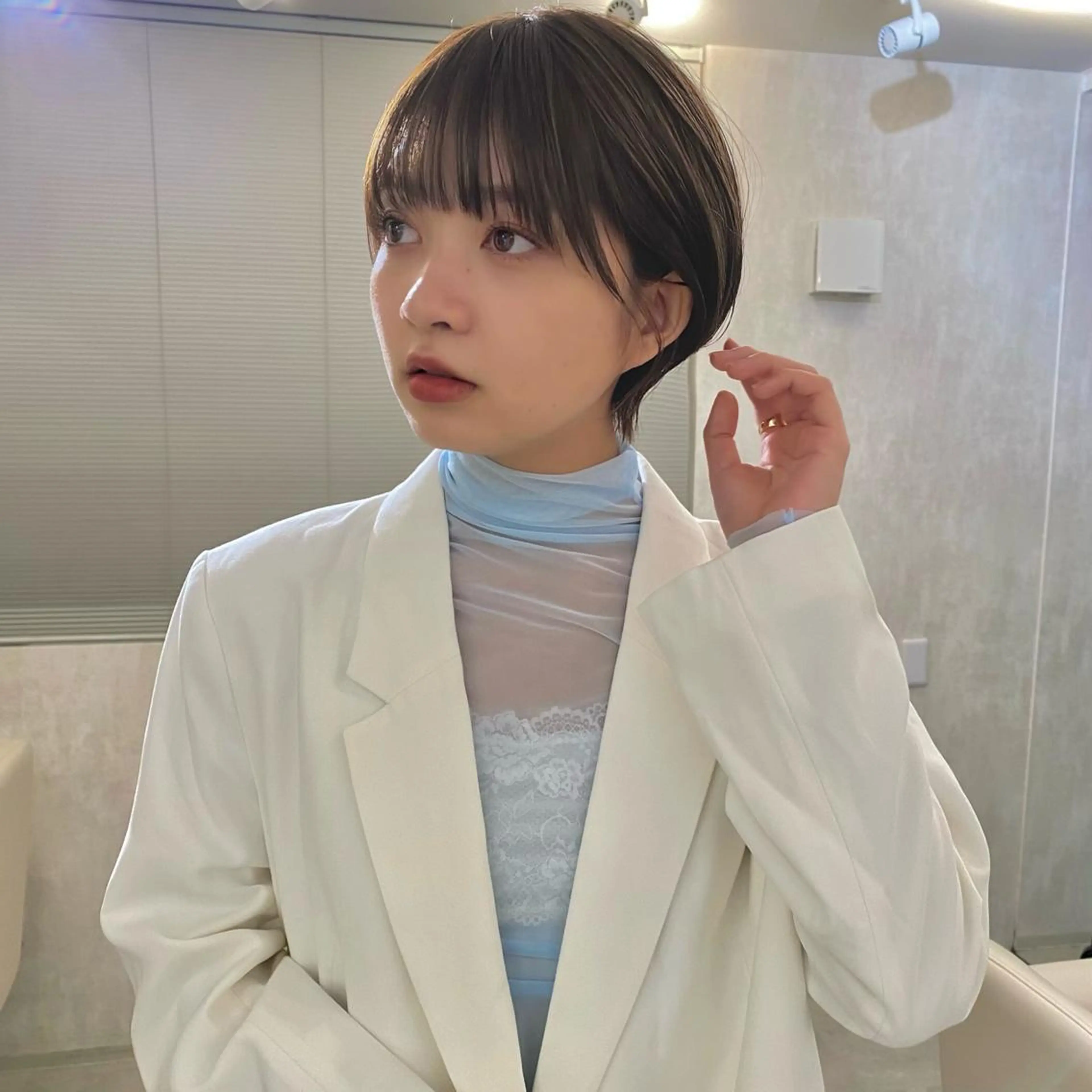 ショート カラー ショートボブ グレージュ ボブ ショートヘア カット ヘアカラー トリートメント ボブ/縮毛矯正/ レイヤー/塚田のヘアスタイル