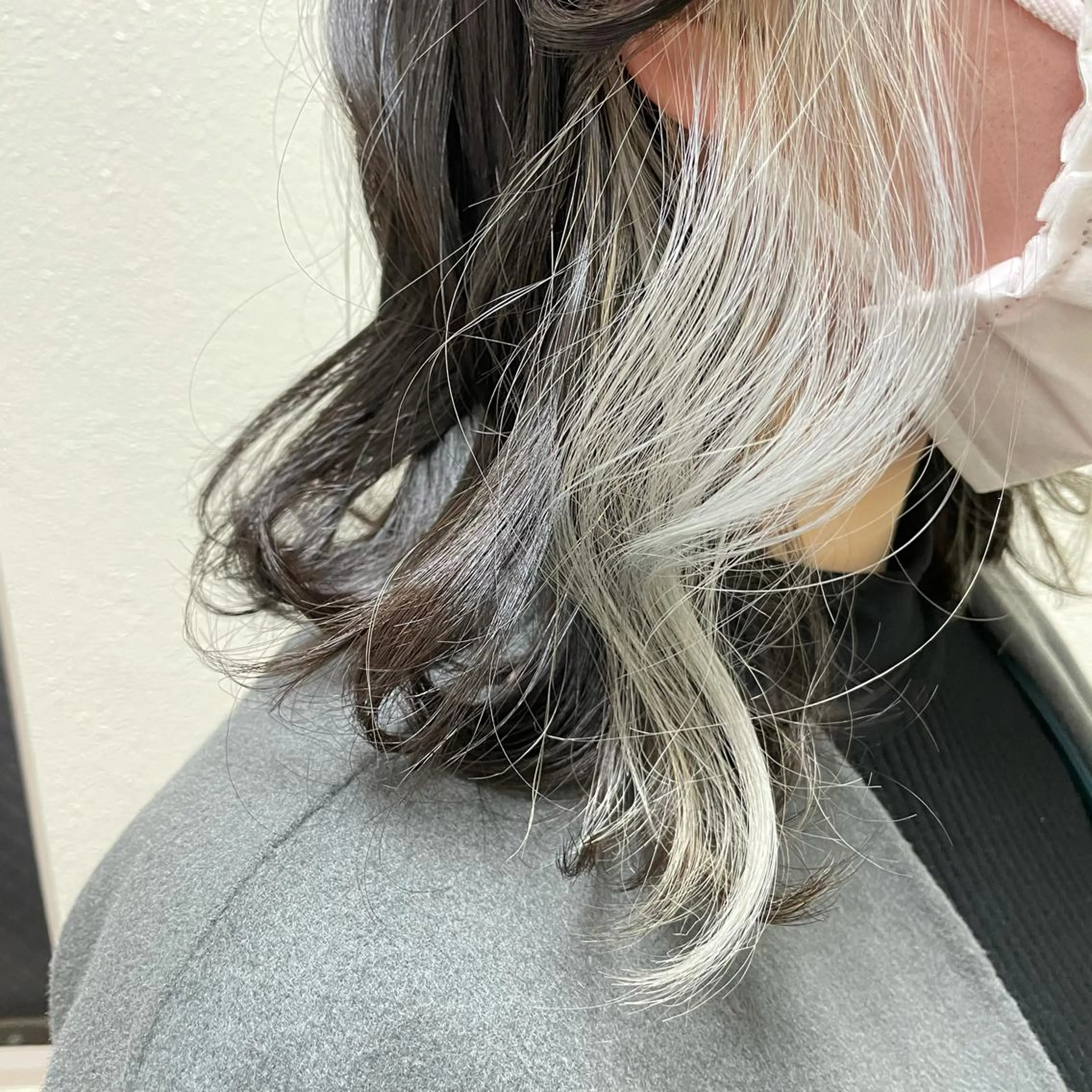 ミディアム カラー パーマ ヘアアレンジ メンズ キッズ ネイル マツエク・マツパ メンズブリーチ メンズインナーカラー メンズ韓国風 ブリーチ ケアブリーチ 切りっぱなしヘアボブ ミディアムヘアRYOのヘアスタイル
