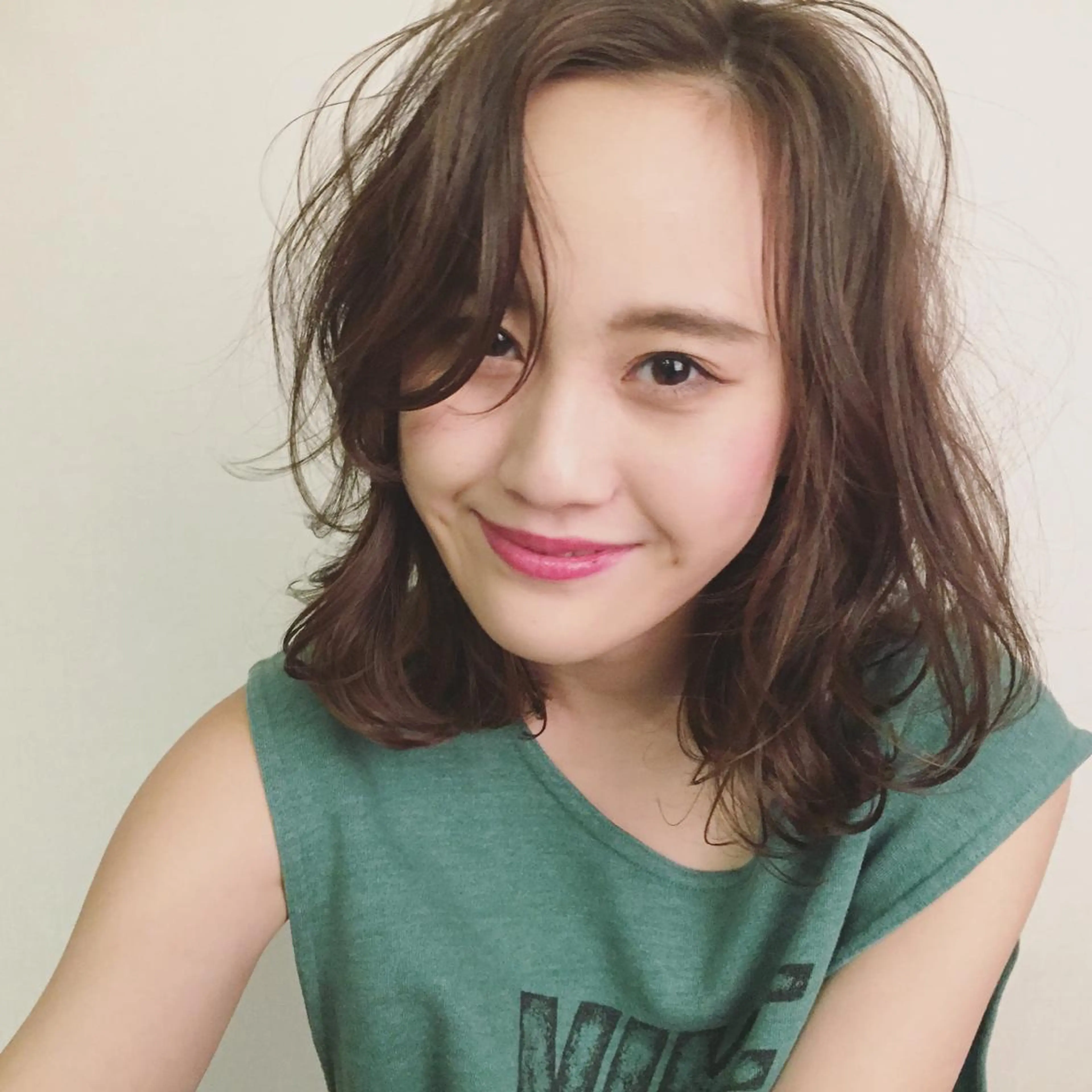 ミディアム カラー ブリーチ 透明感カラー グレージュ ブリーチなしカラー オリーブグレージュ 池田 真由美のヘアスタイル