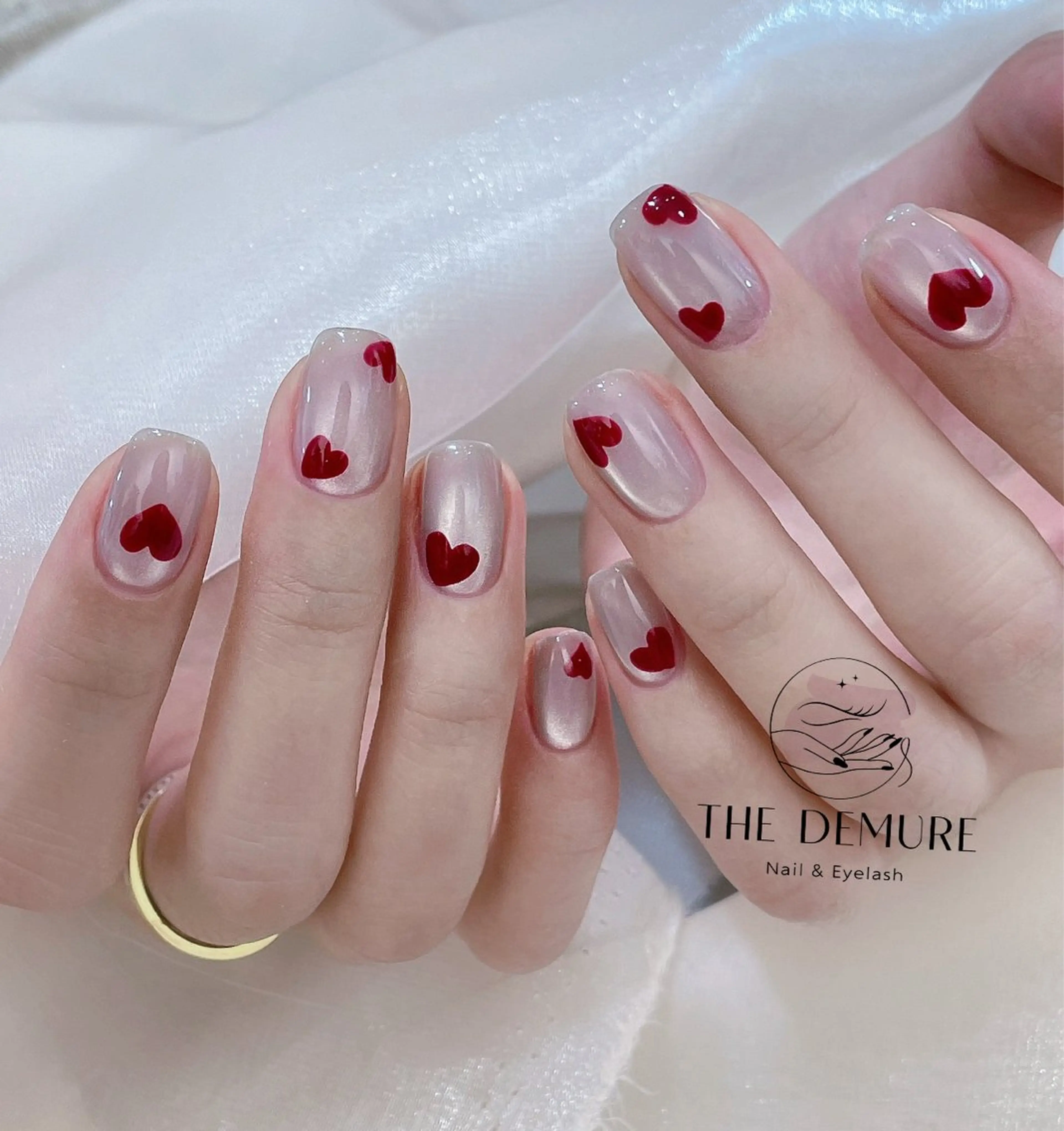 ネイル アートネイル キラキラネイル 韓国ネイル 水色 ロングネイル ハンドネイル ハンドケア NailDemure 【銀座店】のネイルデザイン