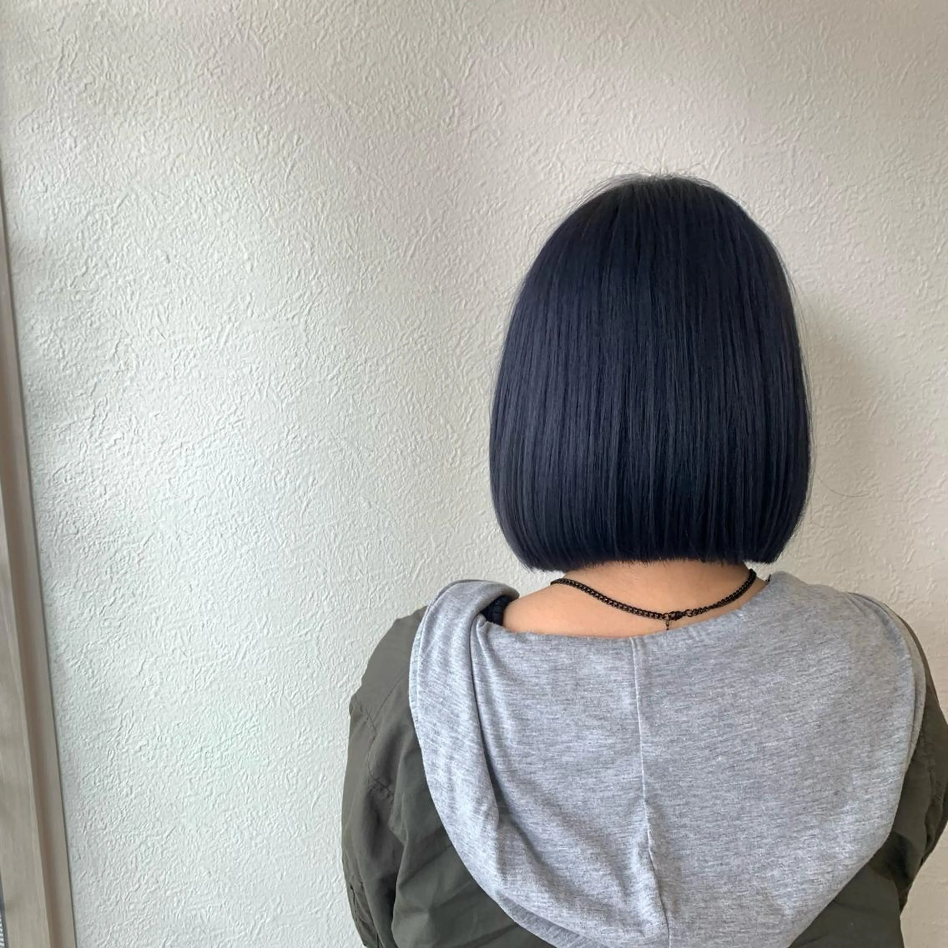 ミディアム ハッシュ・ウルフ🐺 小顔レイヤー松山直史のヘアスタイル