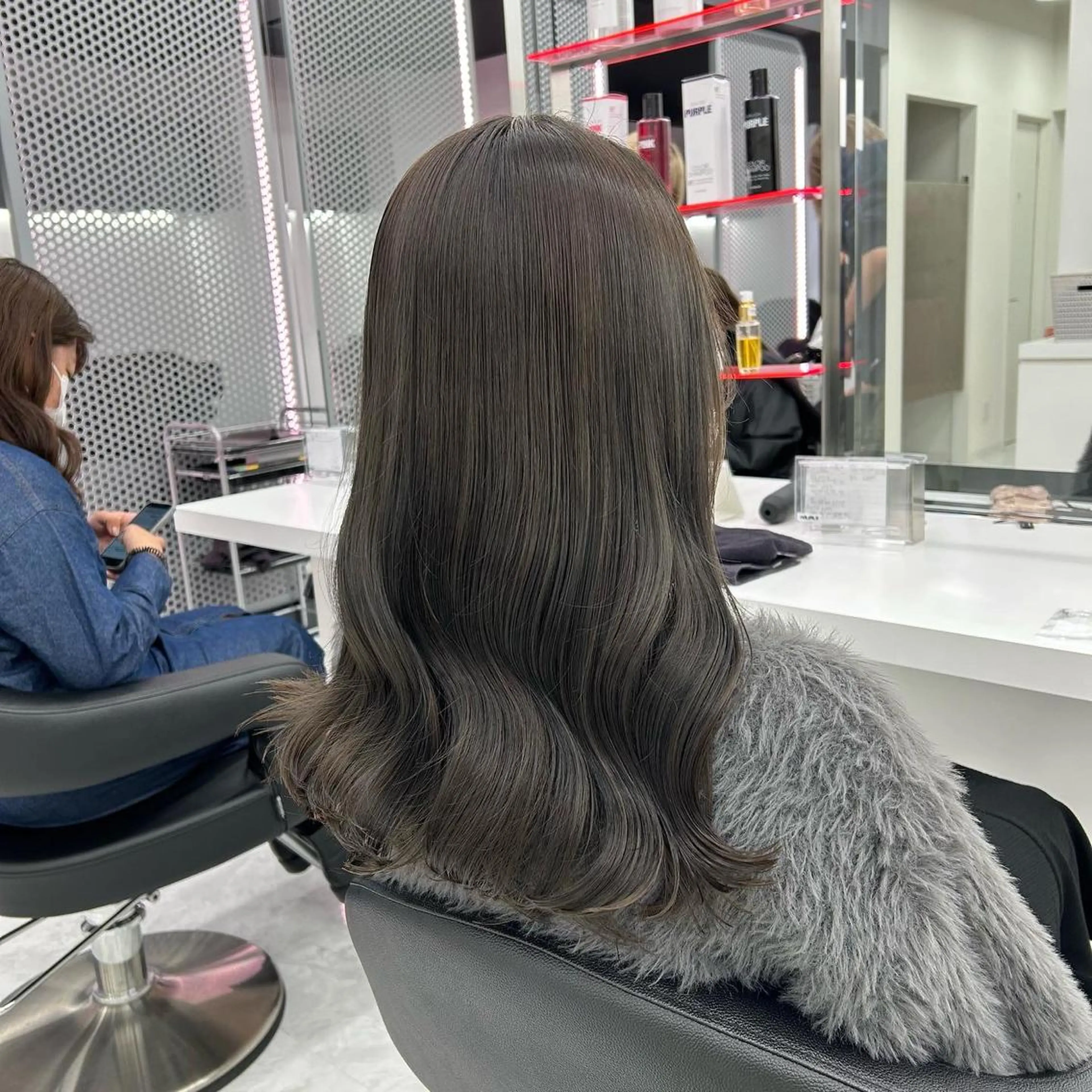 セミロング カラー ヘアアレンジ ヘアカラー トリートメント mai🍑暖色カラー /レイヤー💖のヘアスタイル