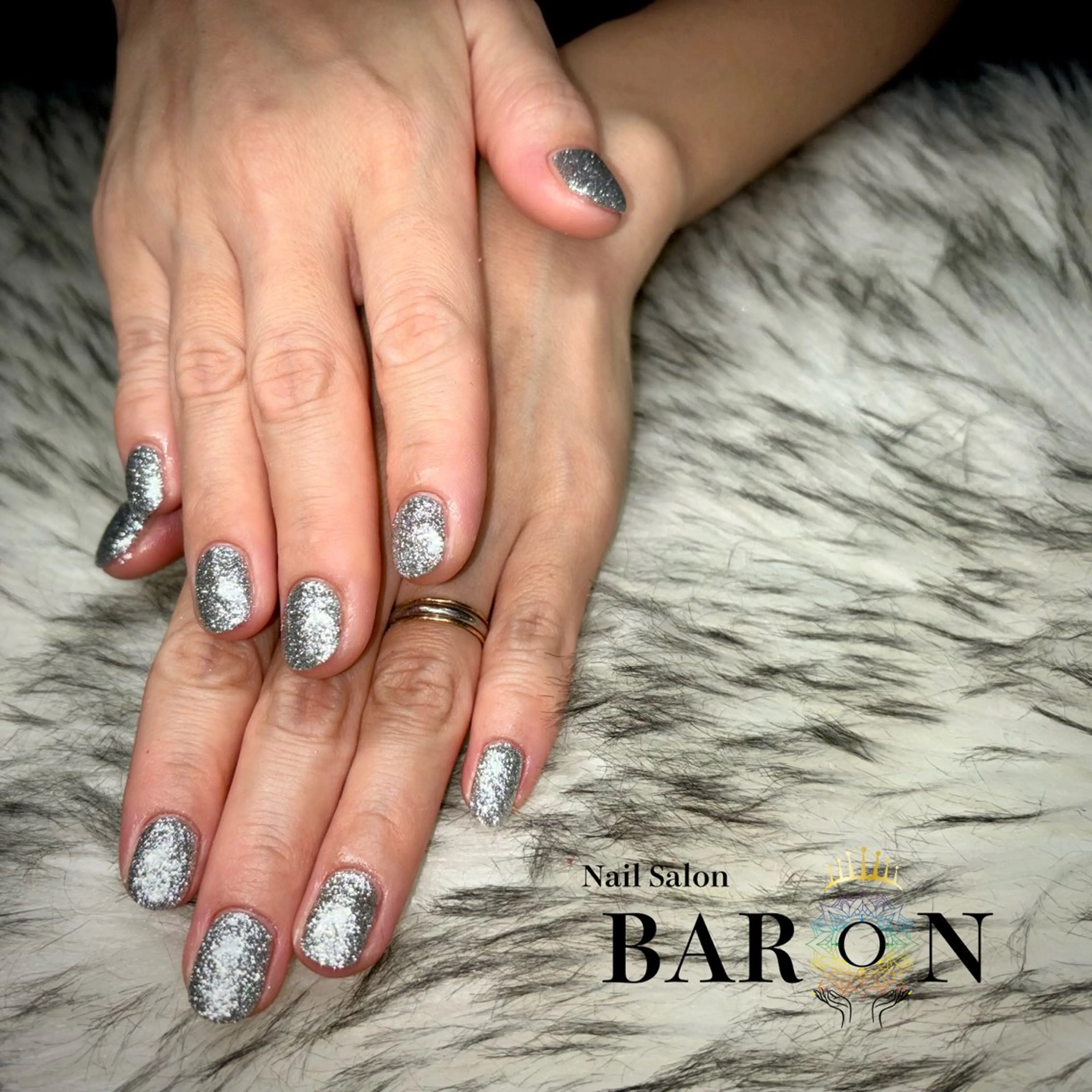 ネイル ワンカラーネイル シルバー ♛BARON♛ MANAのネイルデザイン