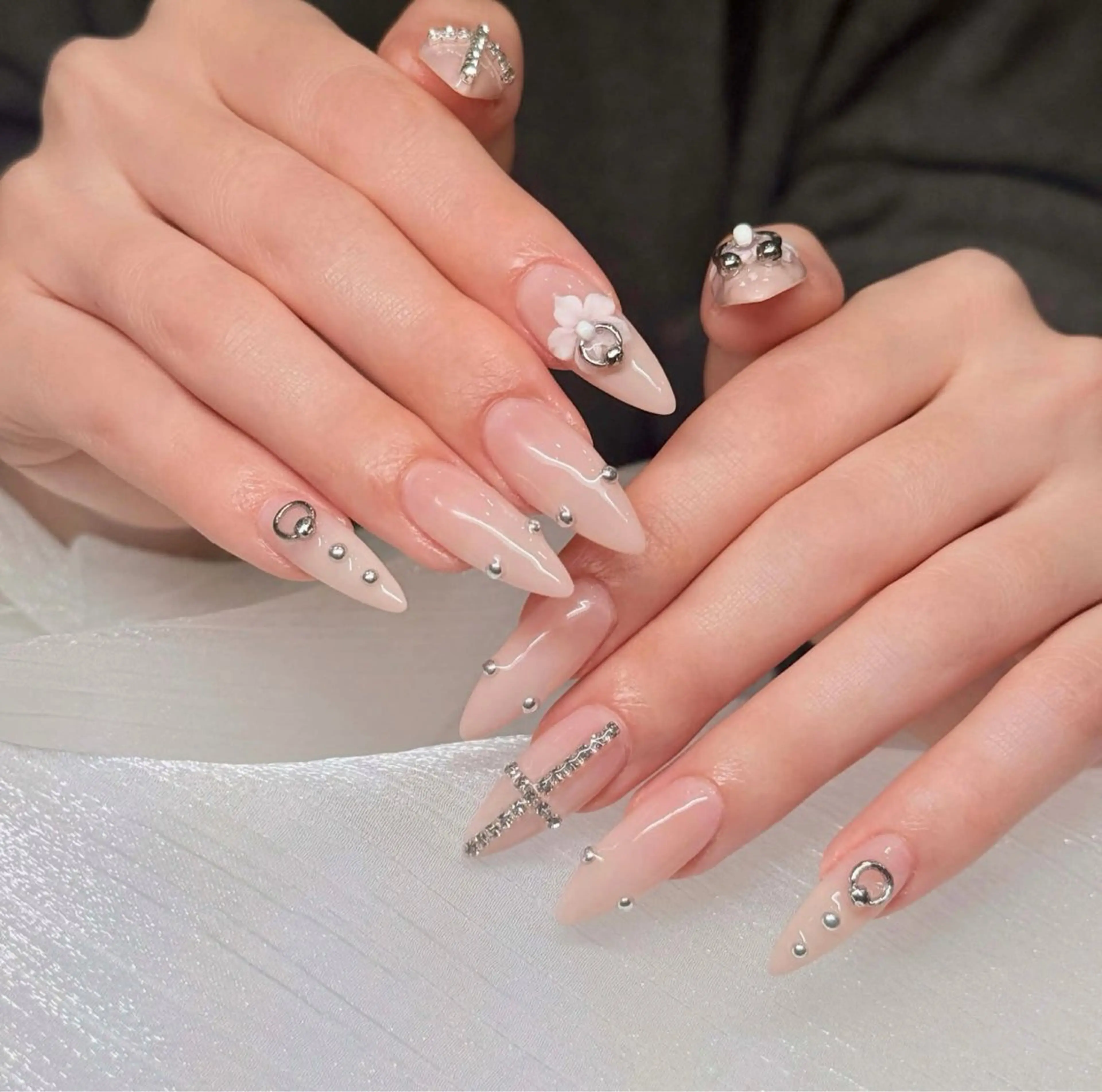 ネイル オーロラネイル ブルー チークネイル フットネイル フレンチネイル ハンドネイル REI レイのネイルデザイン