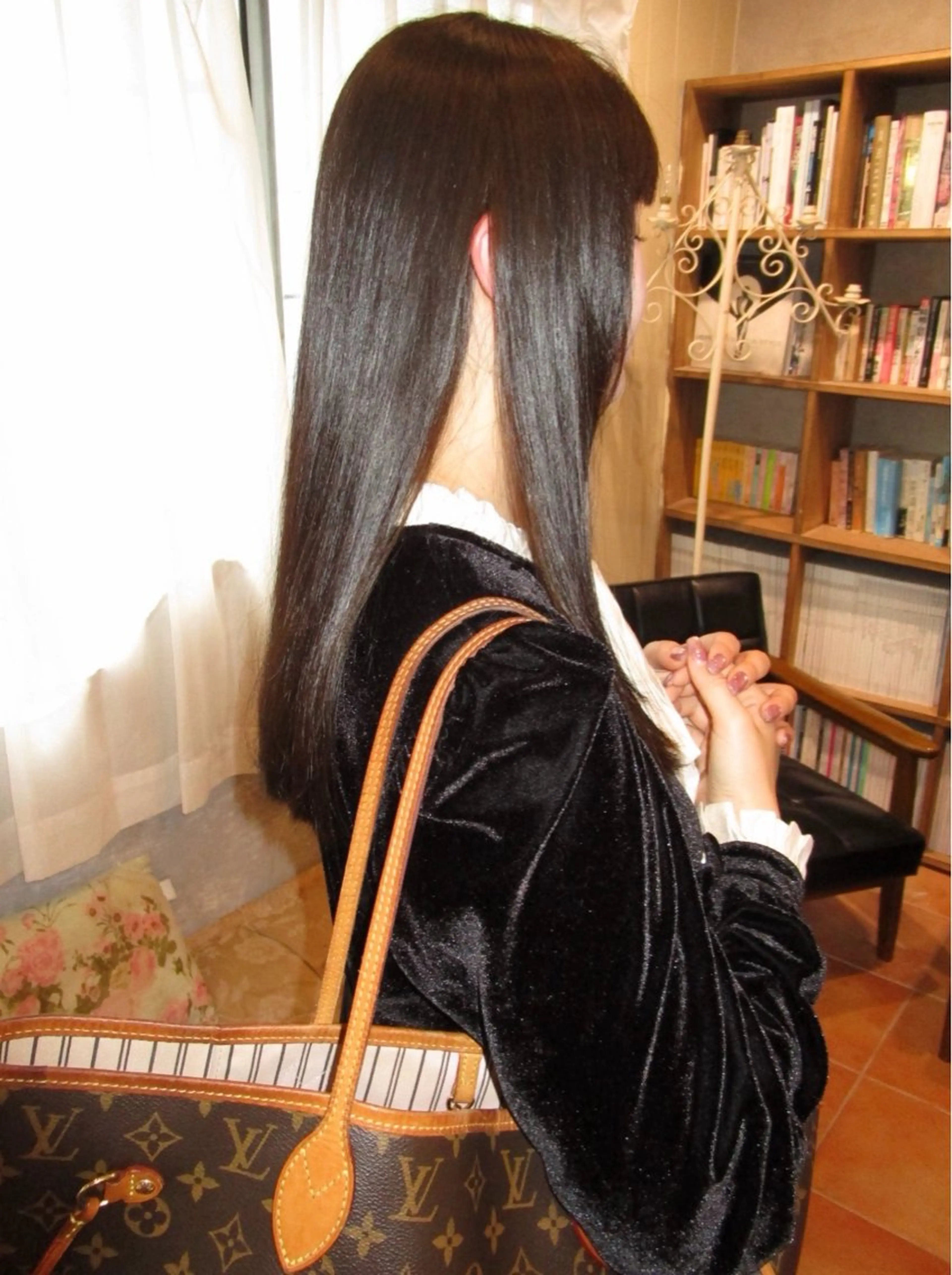 カラー MI KUのヘアスタイル