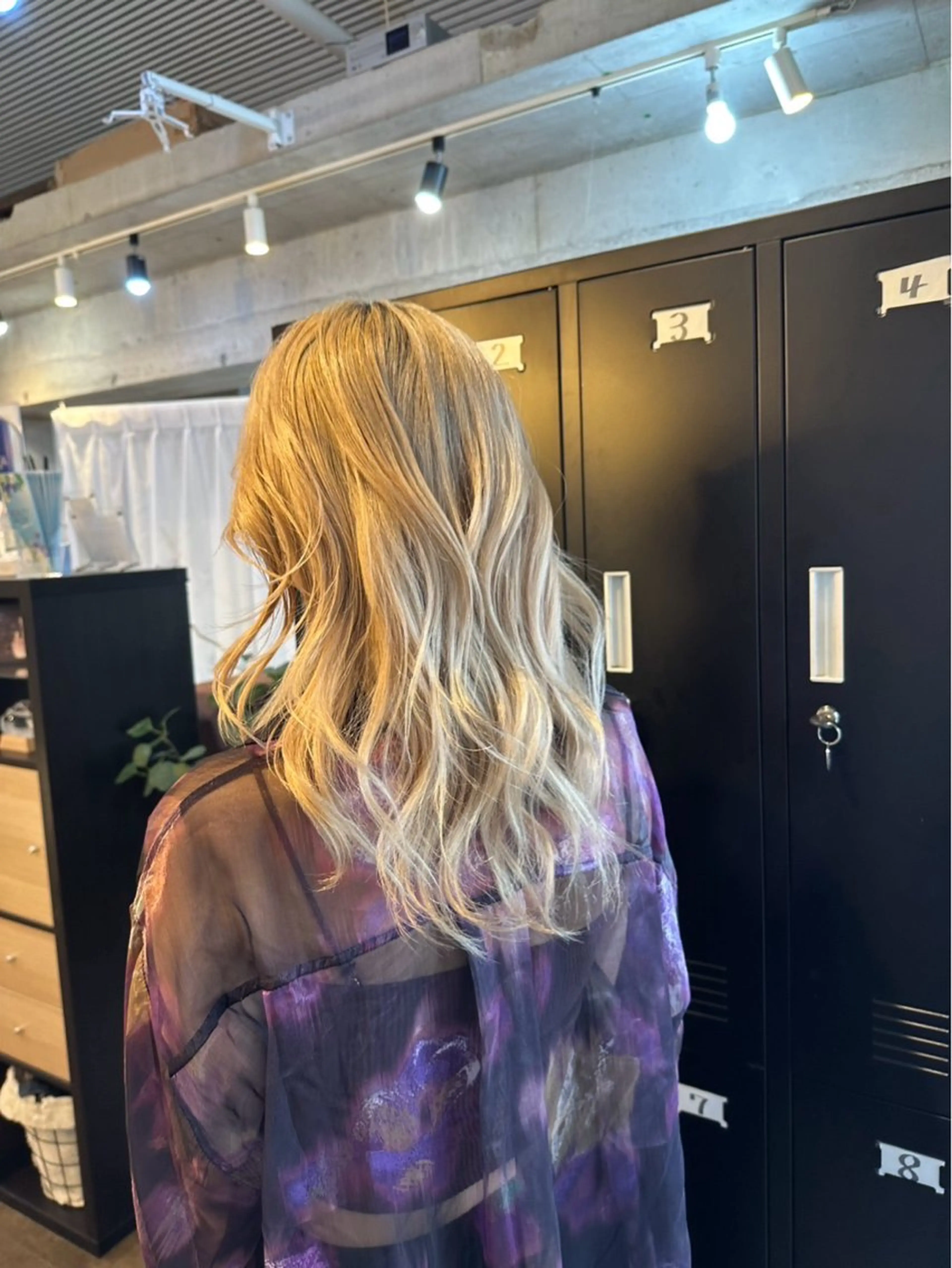 ミディアム カラー Liere Muuのヘアスタイル