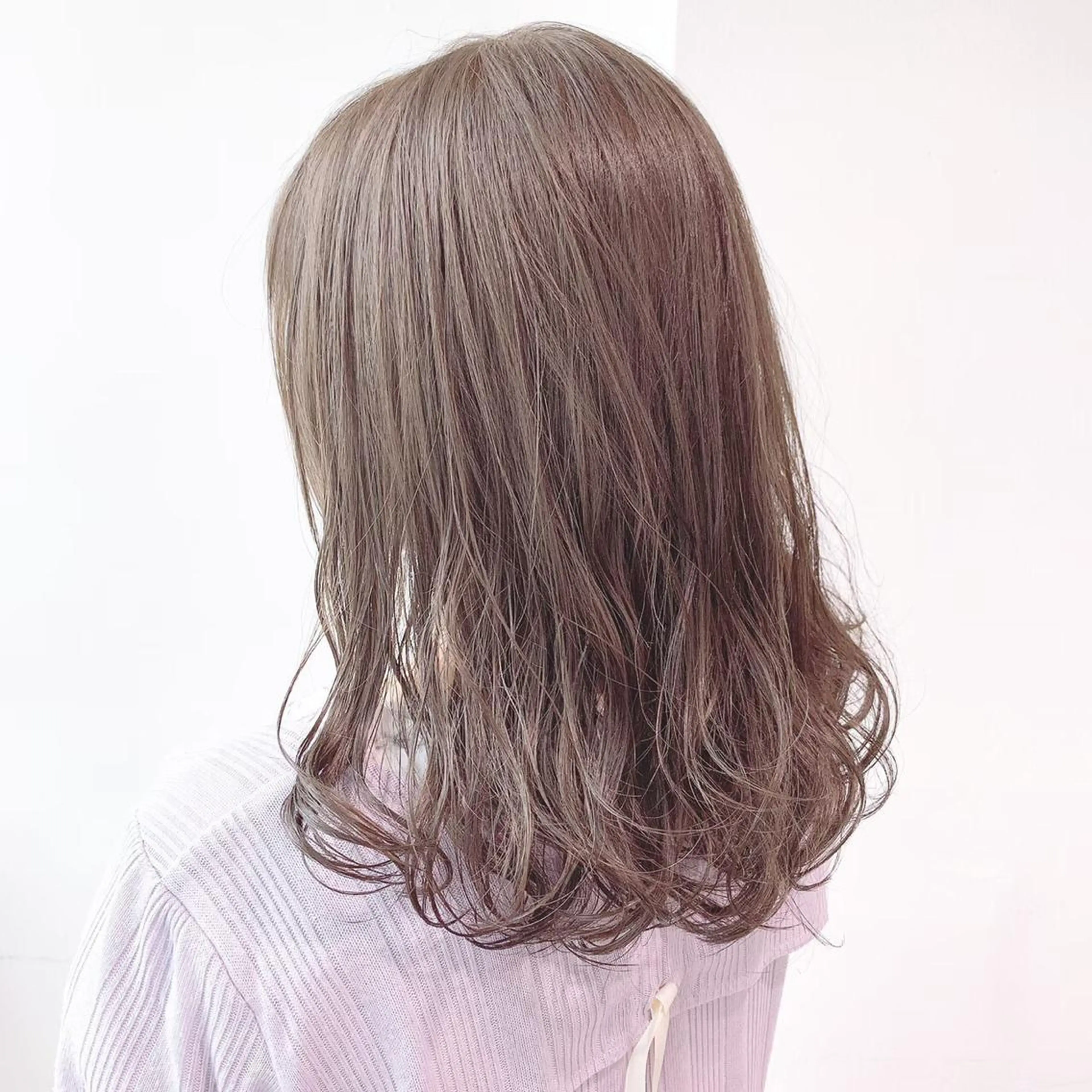 セミロング カラー ヘアアレンジ 🩰透明感カラー♡ UTA🩰のヘアスタイル