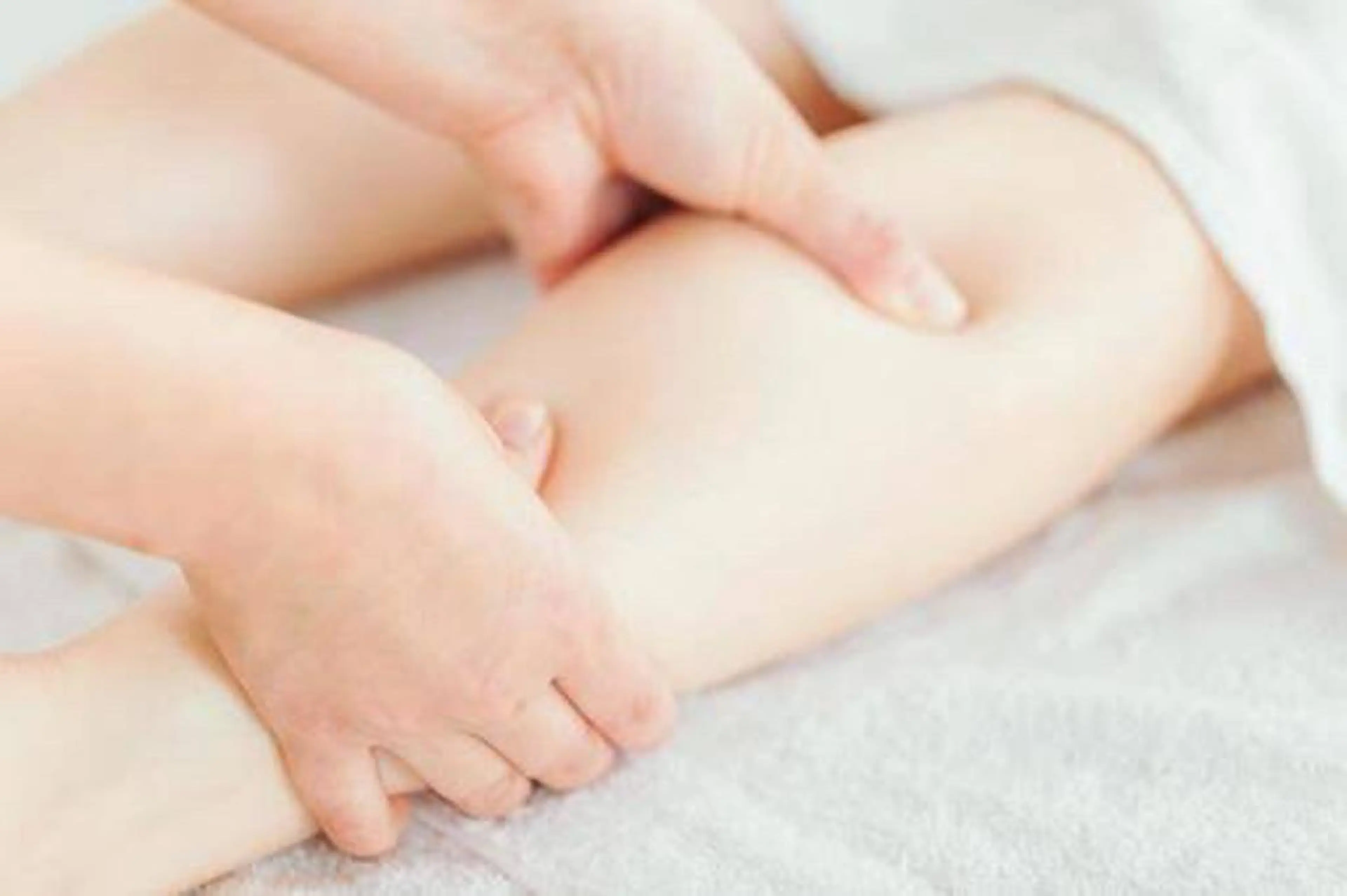 ミディアム カラー パーマ ヘアアレンジ メンズ キッズ ネイル マツエク・マツパ アイブロウ アニメ,Vオタク× 即効痩せエステサロンのエステ・リラクイメージ