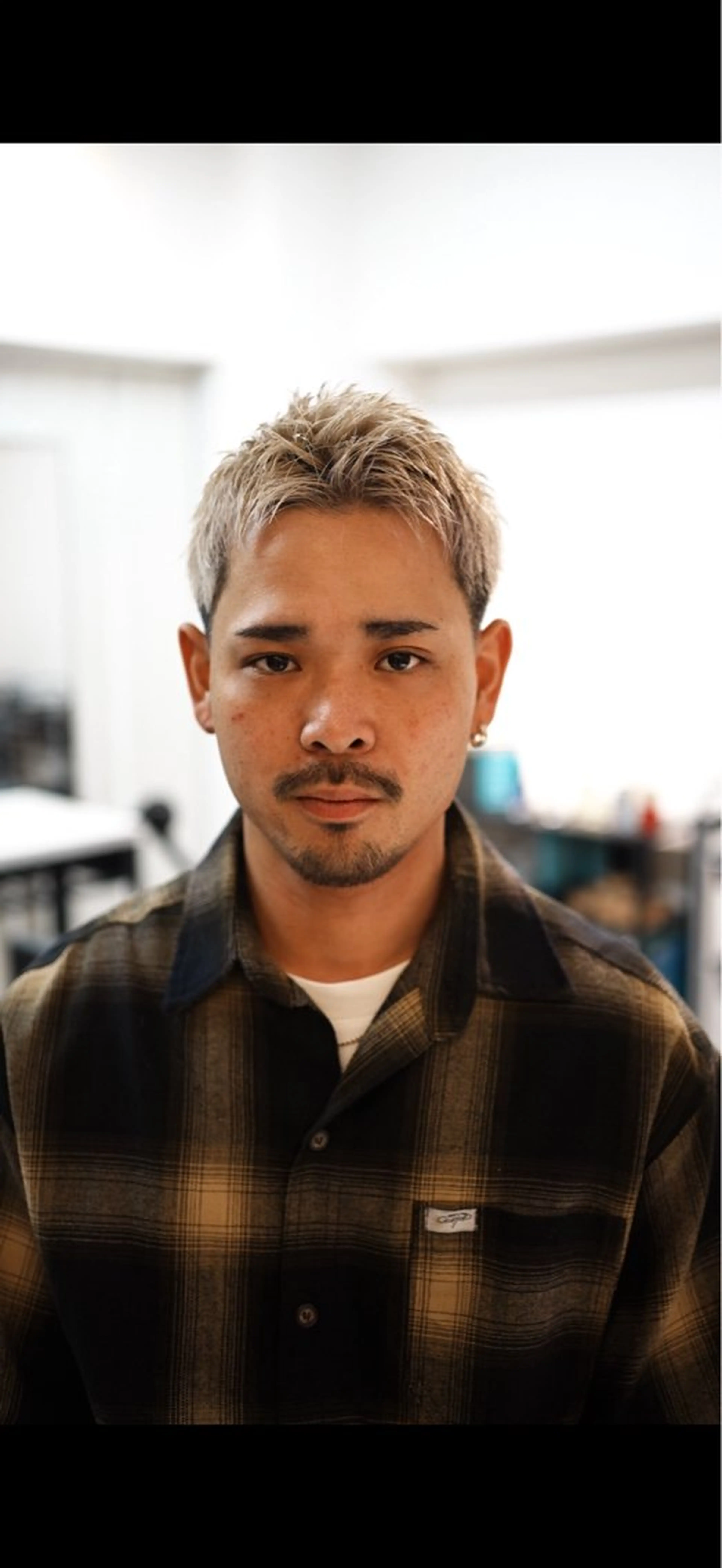 ショート カラー メンズ フェードカット ブロンド ショートヘア メンズサロン ANSWERのヘアスタイル