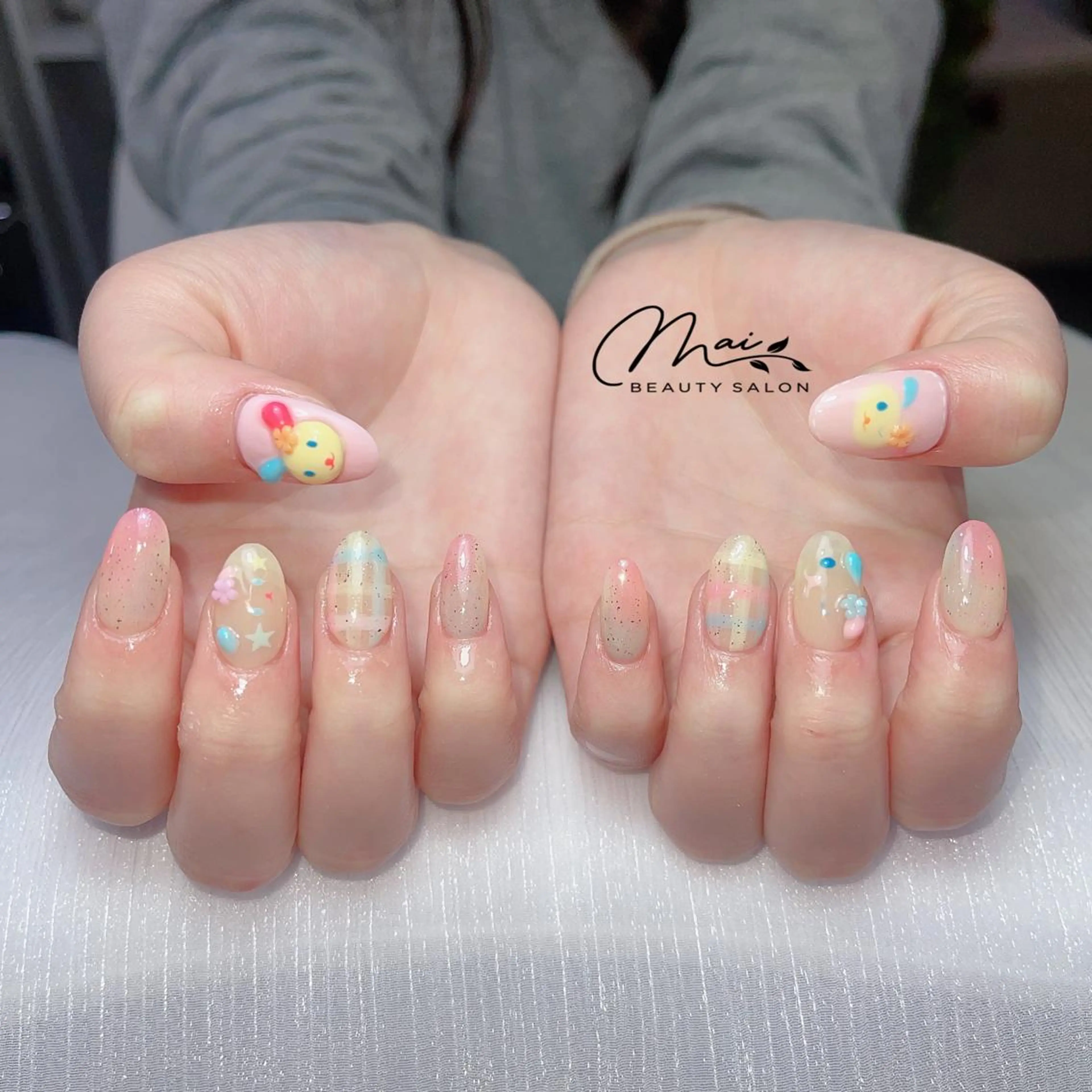ネイル オーロラネイル チークネイル 長さ出し フラッシュネイル フットネイル MaiBeauty Niのネイルデザイン