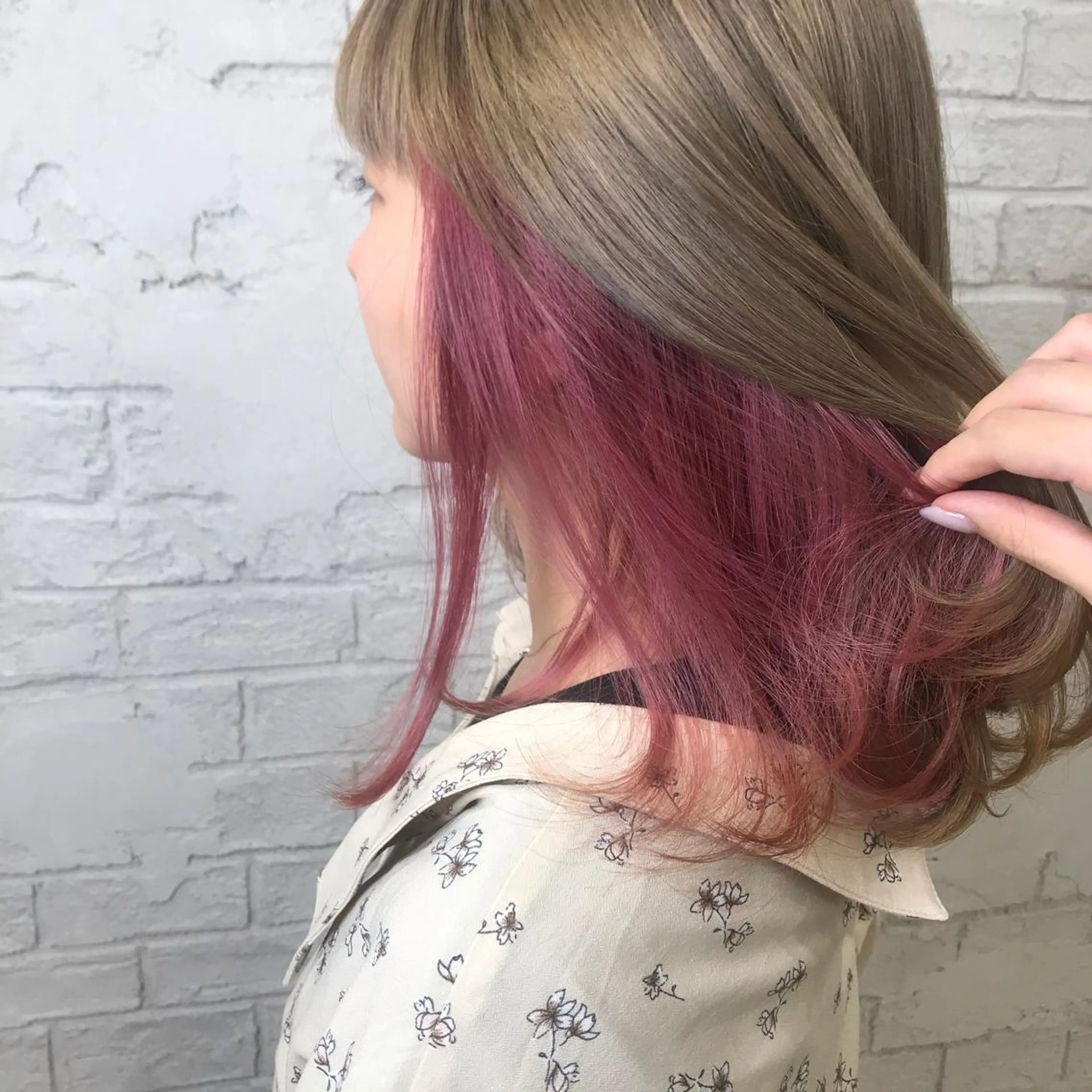 セミロング カラー オリーブ/アッシュ やわらか透明感カラーのヘアスタイル