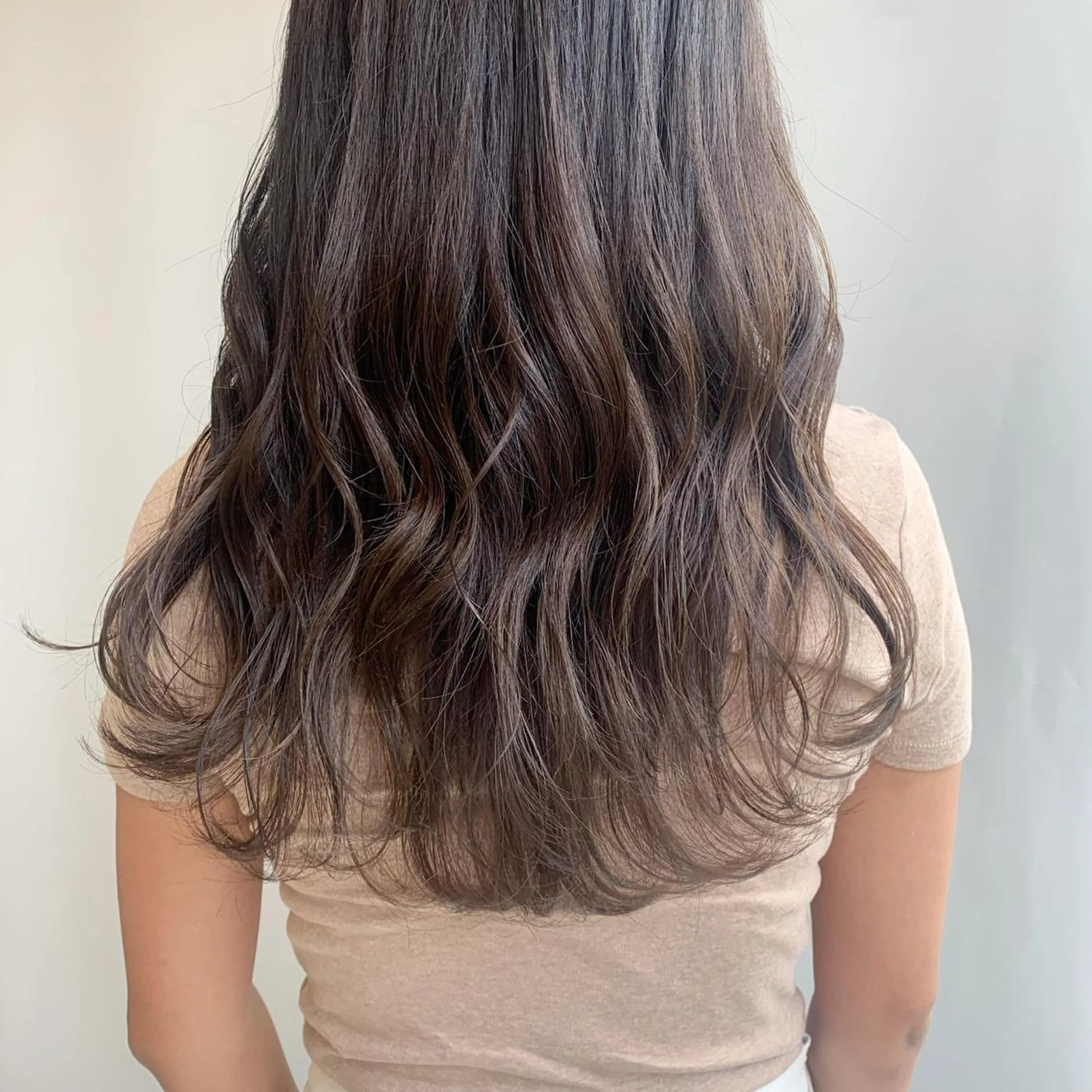 カラー 山口 莉奈のヘアスタイル
