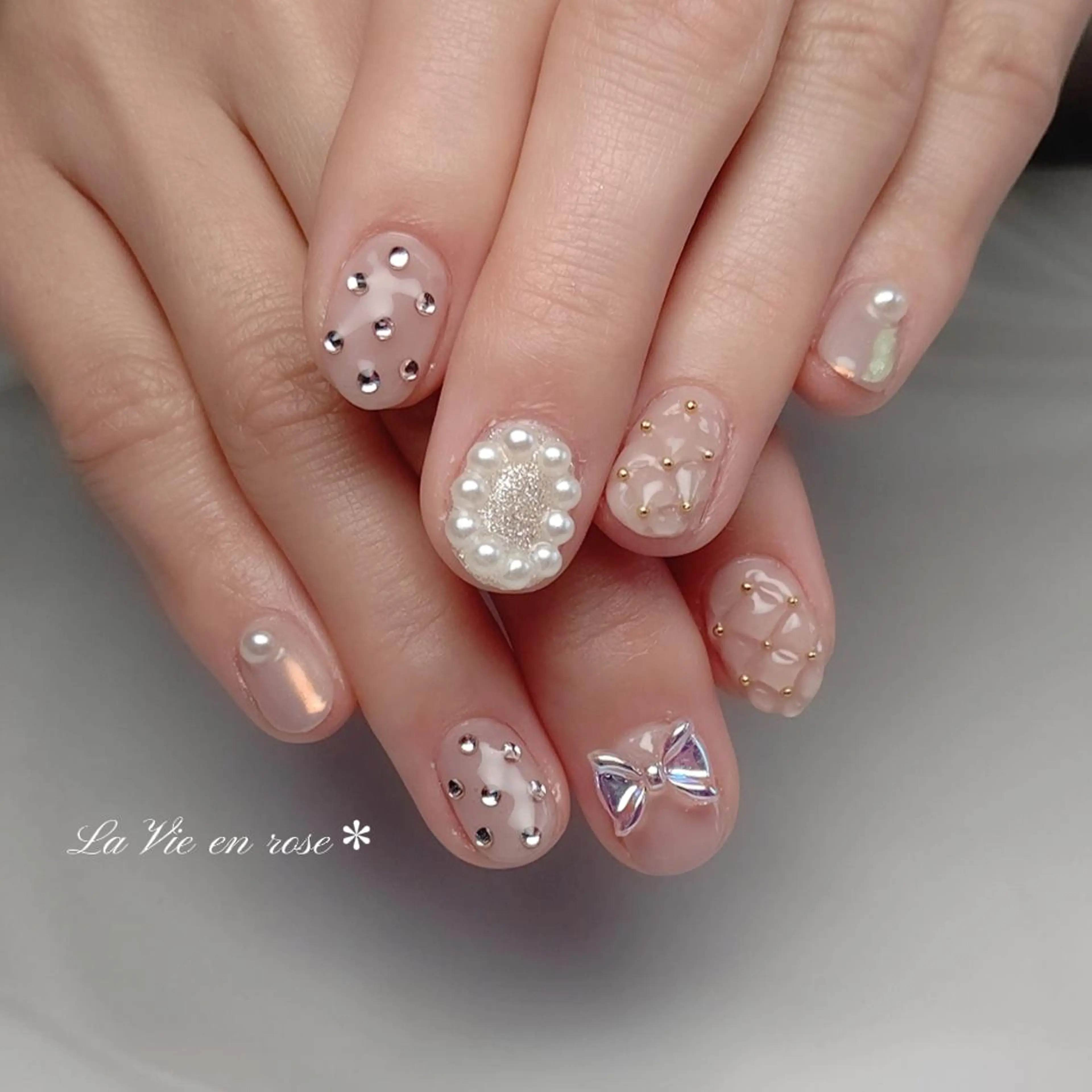 ネイル 春ネイル ラヴィアン ローズのネイルデザイン