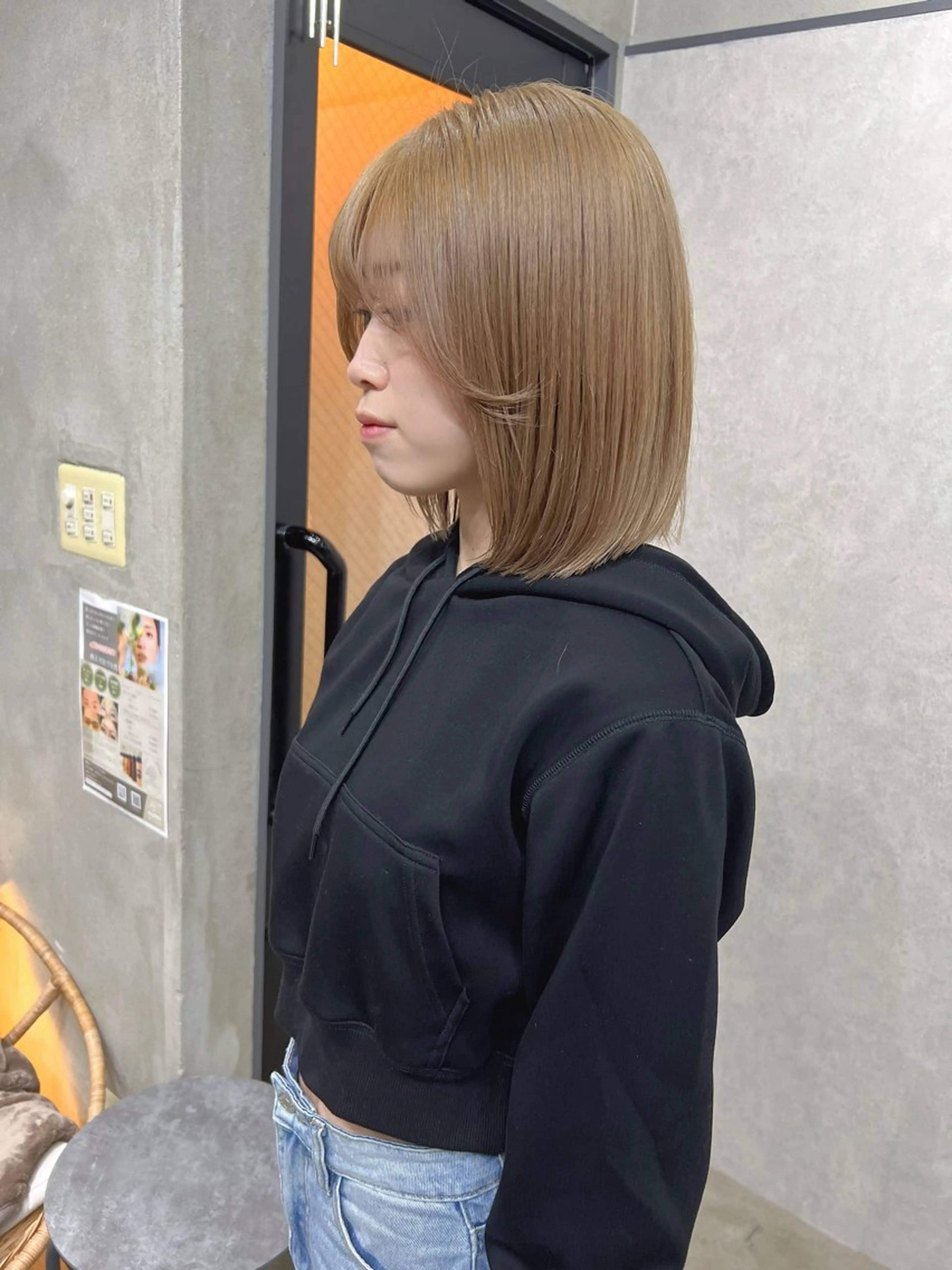 ショート カラー ベージュカラー ブリーチ ケアブリーチ ハイトーンカラー ミルクティーベージュ カット ヘアカラー YUI ハイトーンカラーのヘアスタイル