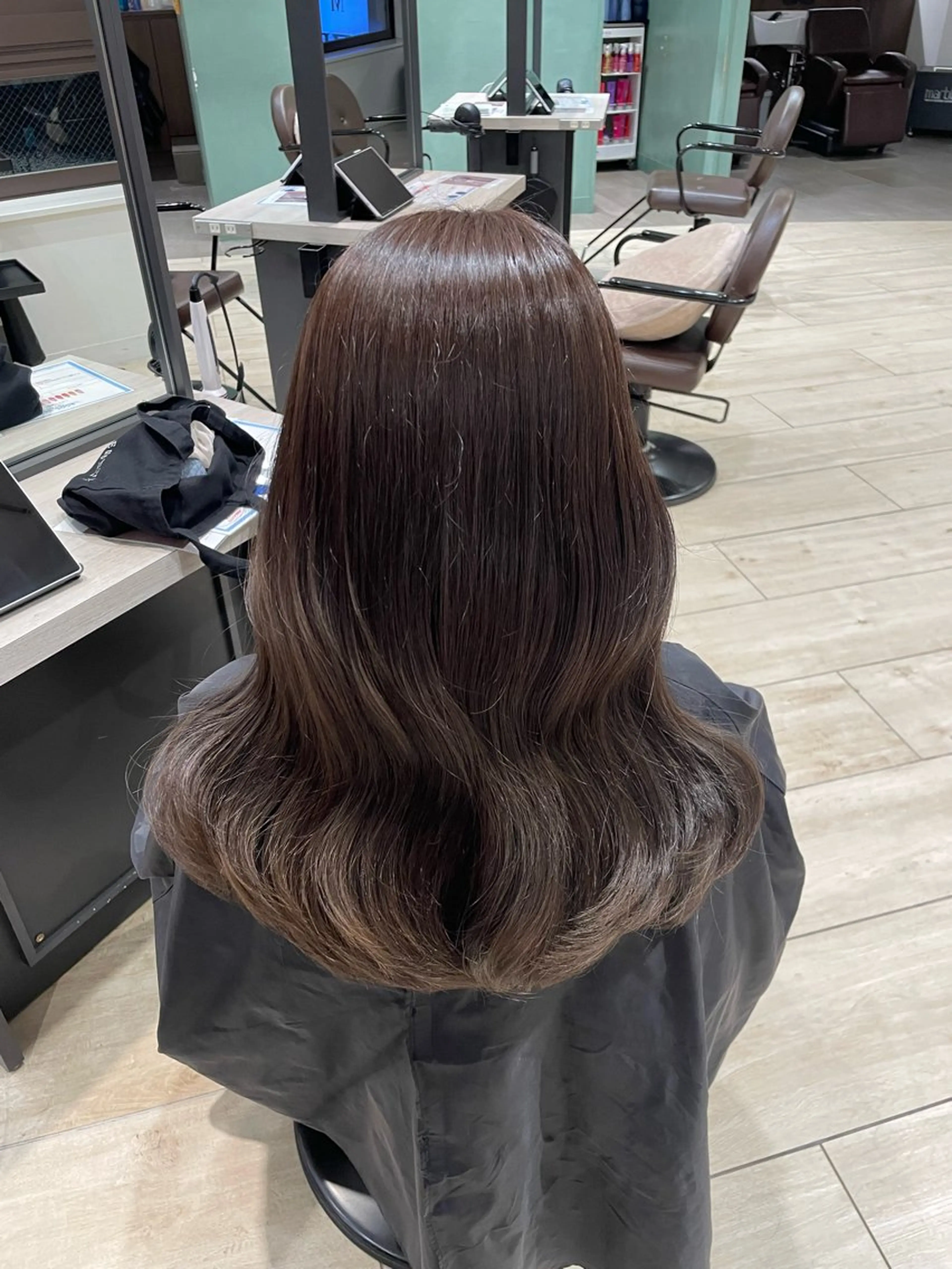 ロング ヘアアレンジ ヘアカラー すみれ✨レイヤー 🫧透明感カラーのヘアスタイル