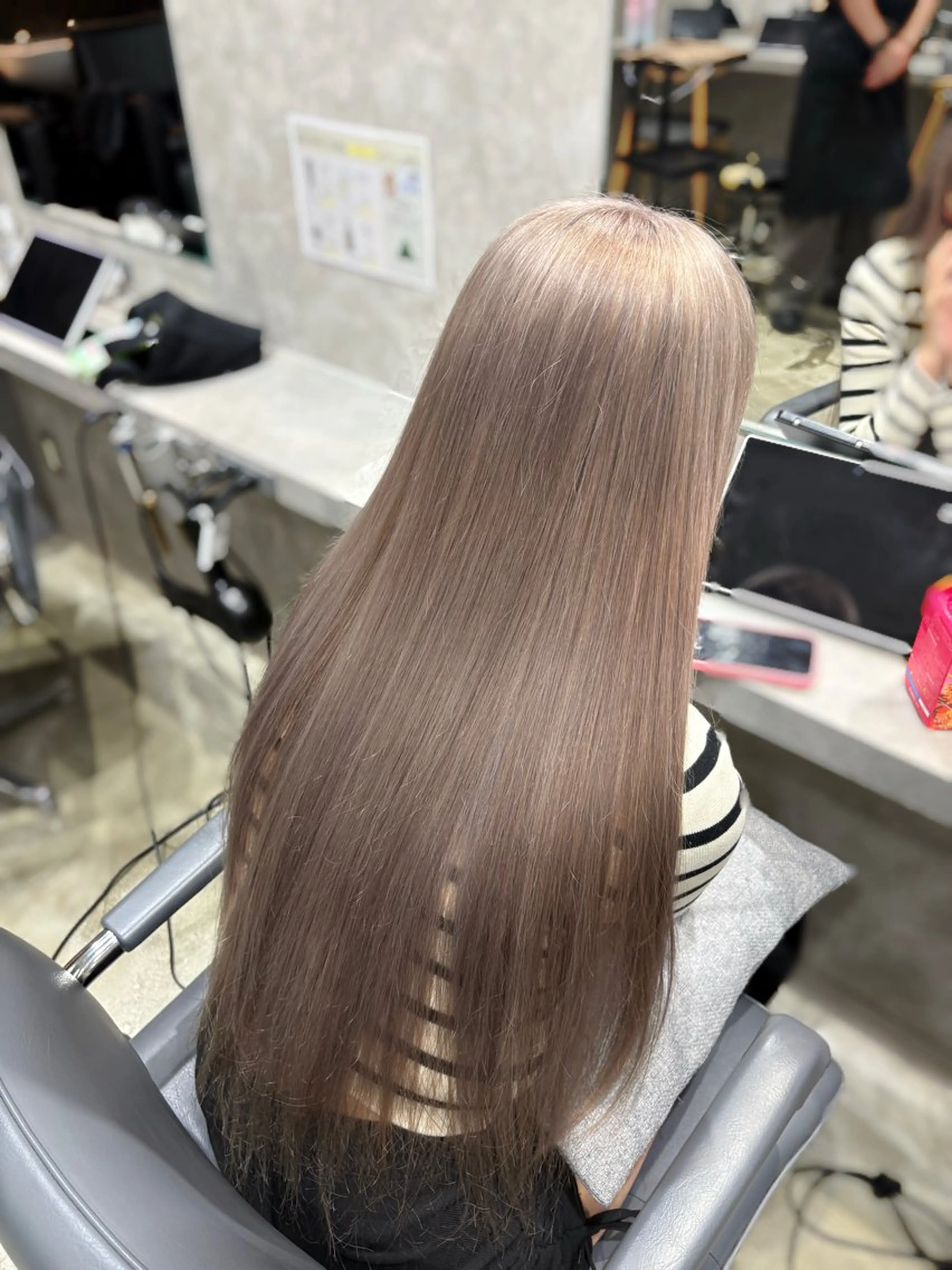 ロング カラー ブリーチ 透明感カラー グレージュ 縮毛矯正 トリートメント ヘアカラー 新宿ハイトーン/ カットモデル/のりかのヘアスタイル