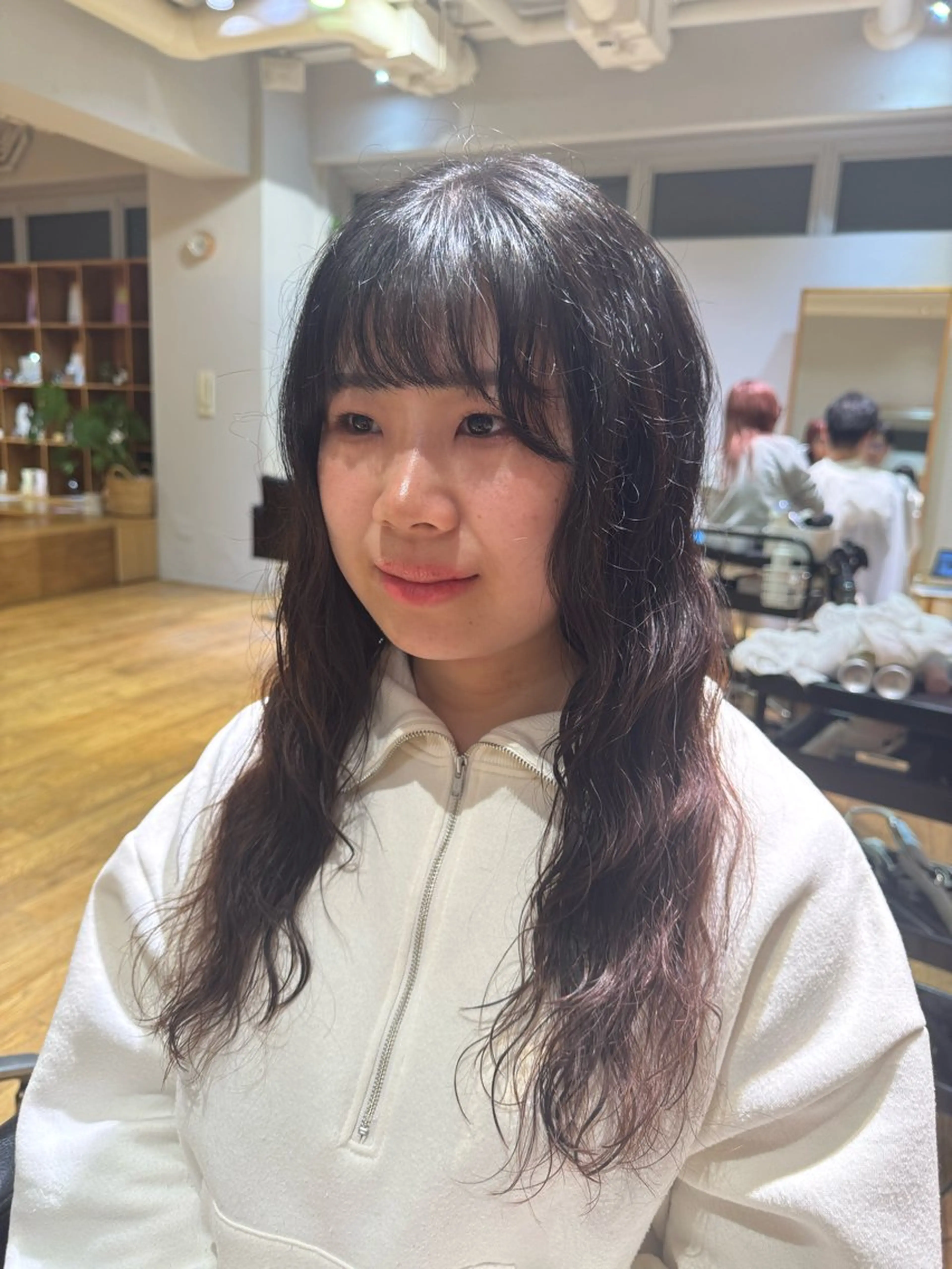 ロング くびれヘア 顔まわりレイヤー 韓国風ヘア レイヤーカット ロング カット パーマ トリートメント 大人可愛い♡コテ巻き パーマ🌼杉田 萌恵のヘアスタイル