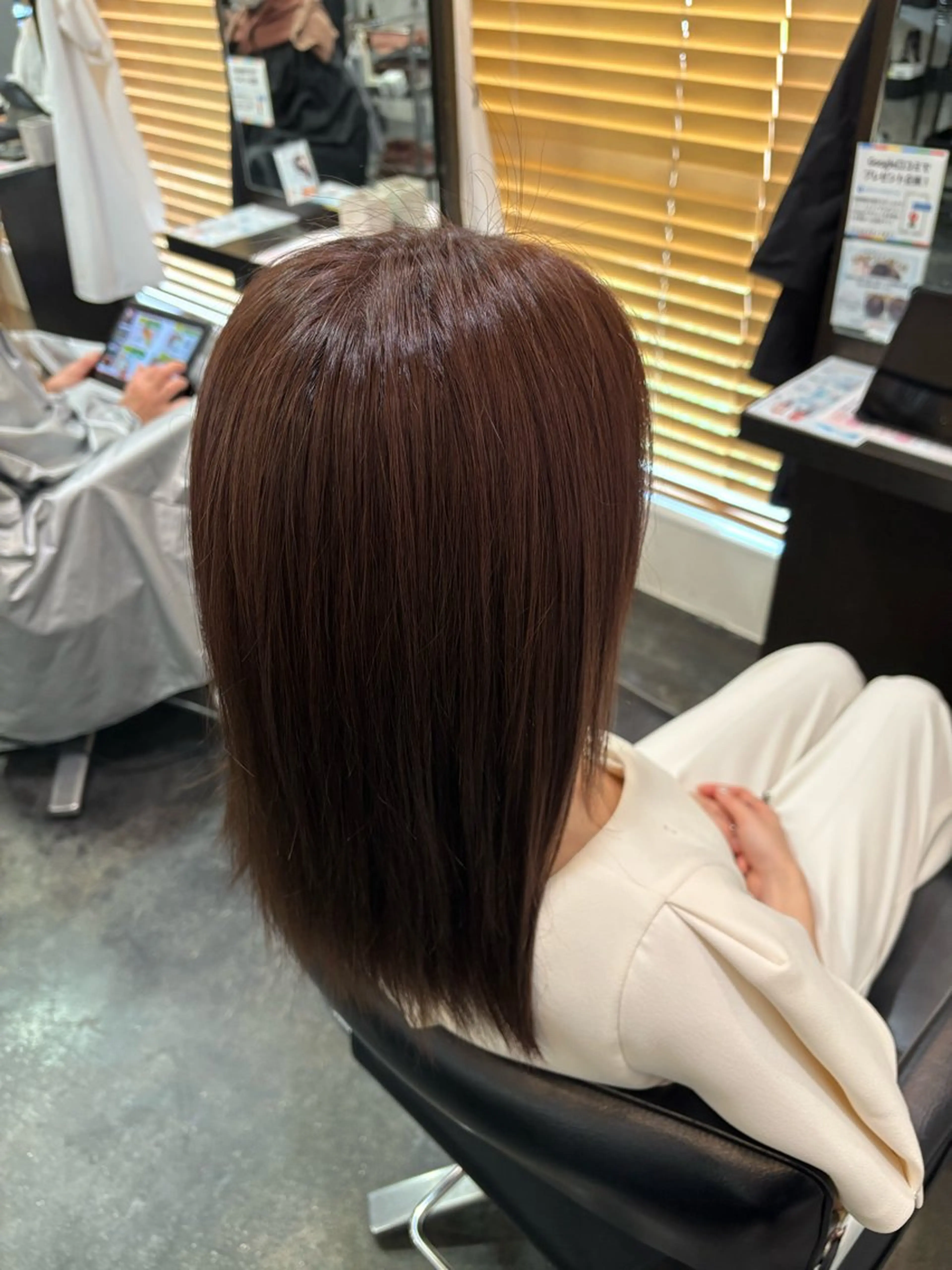 セミロング カラー ブラウンカラー ラベンダーカラー ラベンダーブラウン 奥山 和奏のヘアスタイル