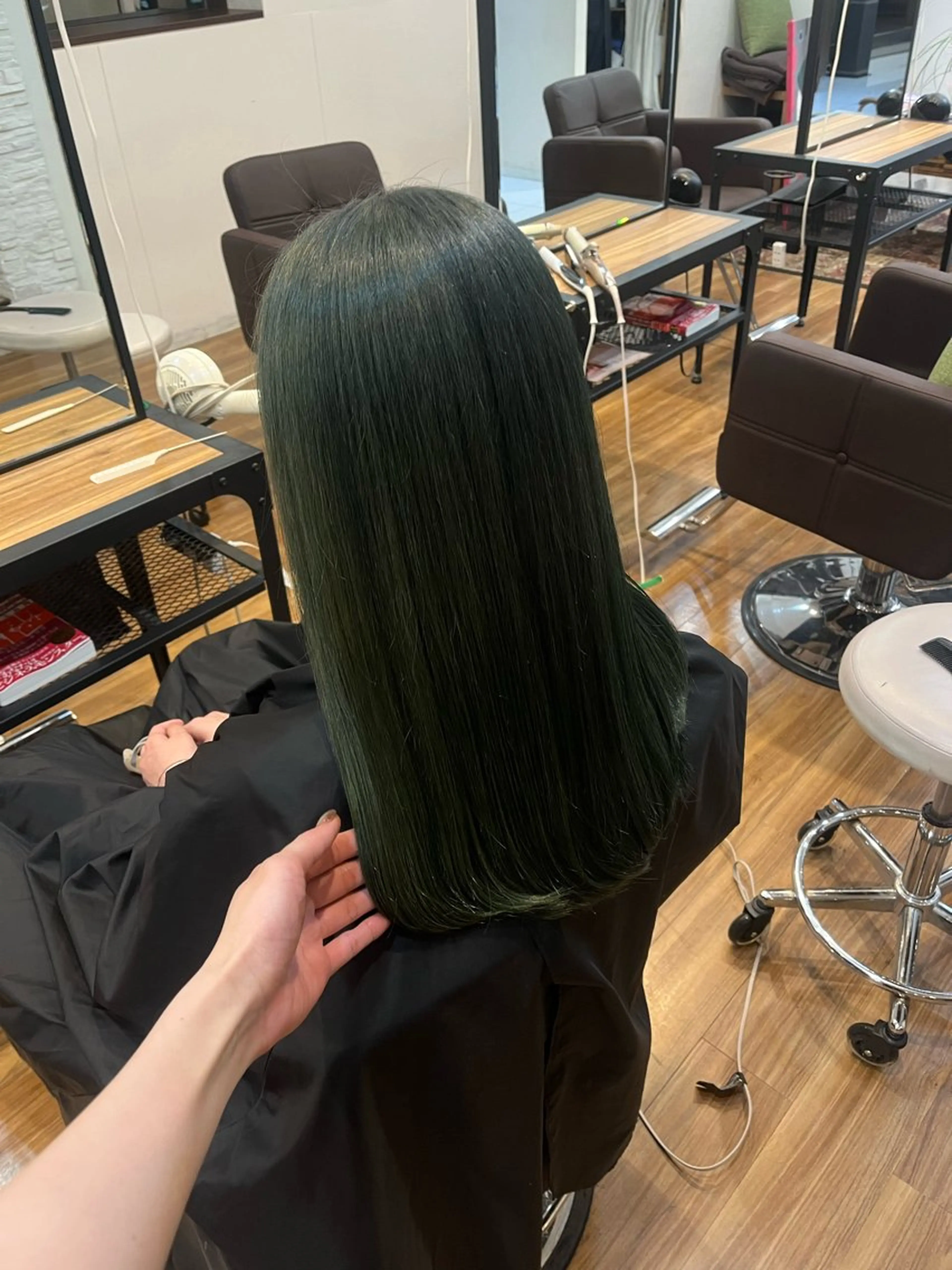 ロング カラー ブリーチ 新倉 あかねのヘアスタイル