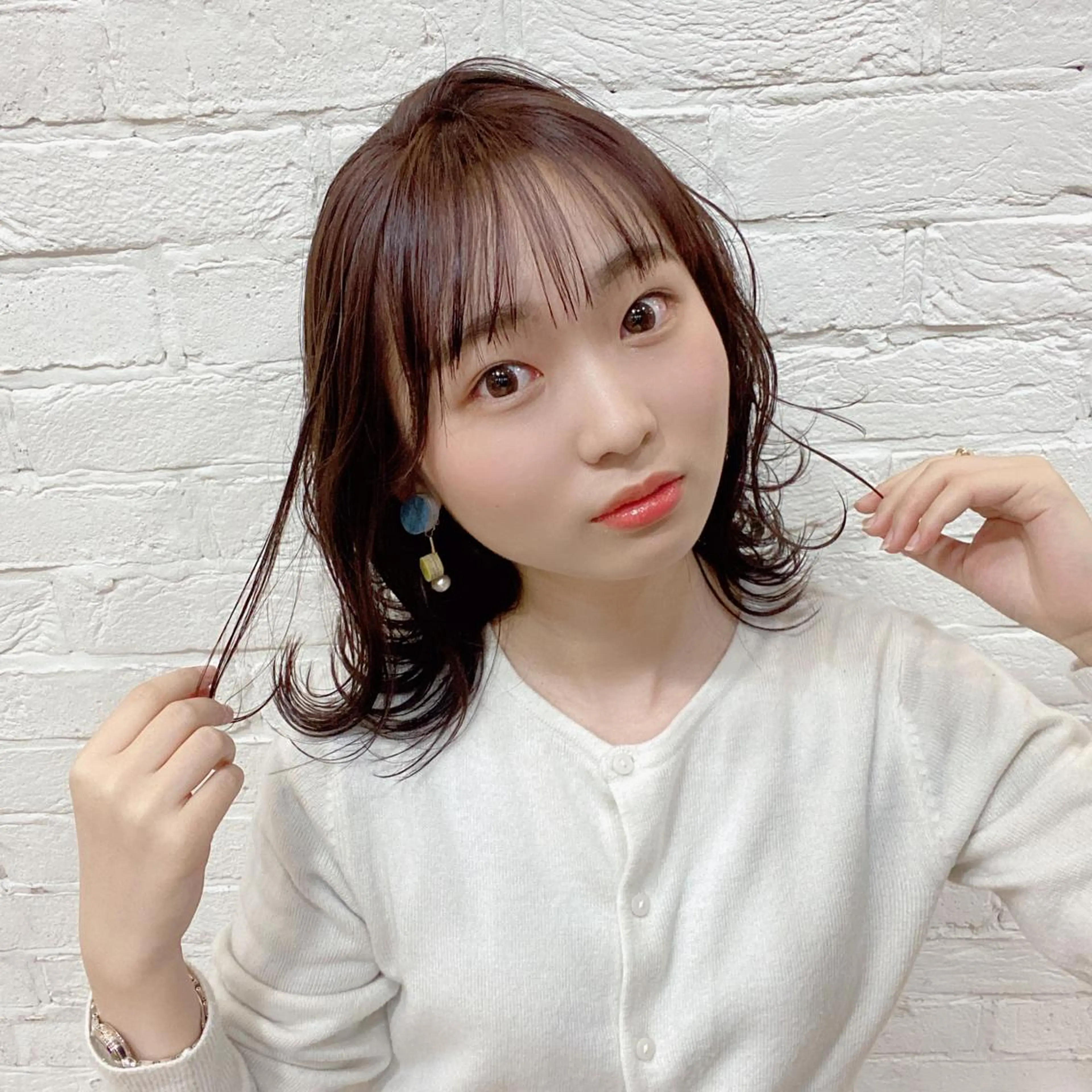 ミディアム カラー ピンクカラー 外ハネヘア 女性目線でつくる ショートayakaのヘアスタイル