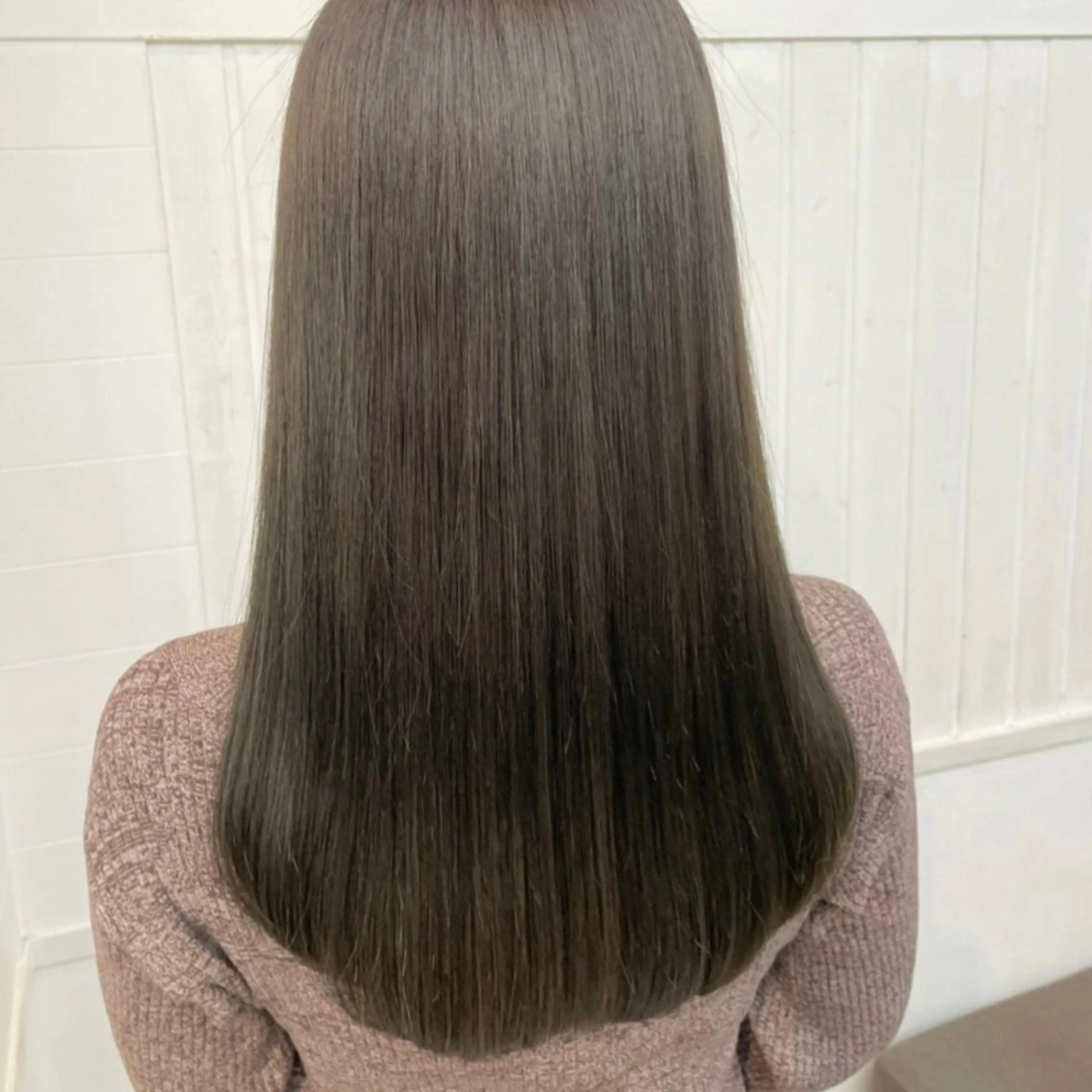 セミロング カラー アディクシーカラー アッシュ バレイヤージュ ミストバング ベージュカラー カット 縮毛矯正 トリートメント N° anfeel 渋谷🪞🫧のヘアスタイル