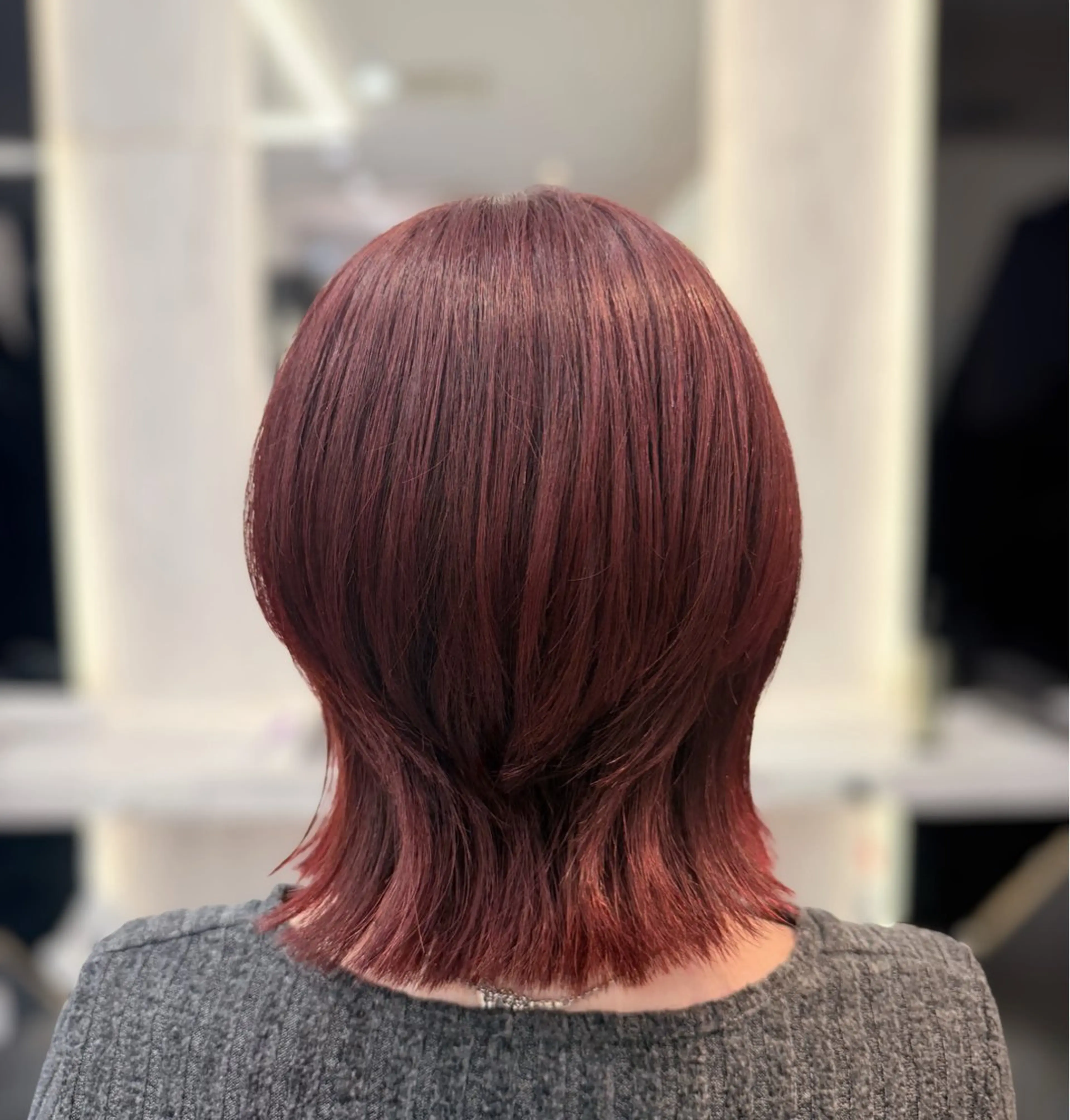 ミディアム くびれヘア 髪質改善 縮毛矯正 トリートメント カット ヘアカラー トリートメント 似合わせカット✂️ 🥀Ayane🥀のヘアスタイル