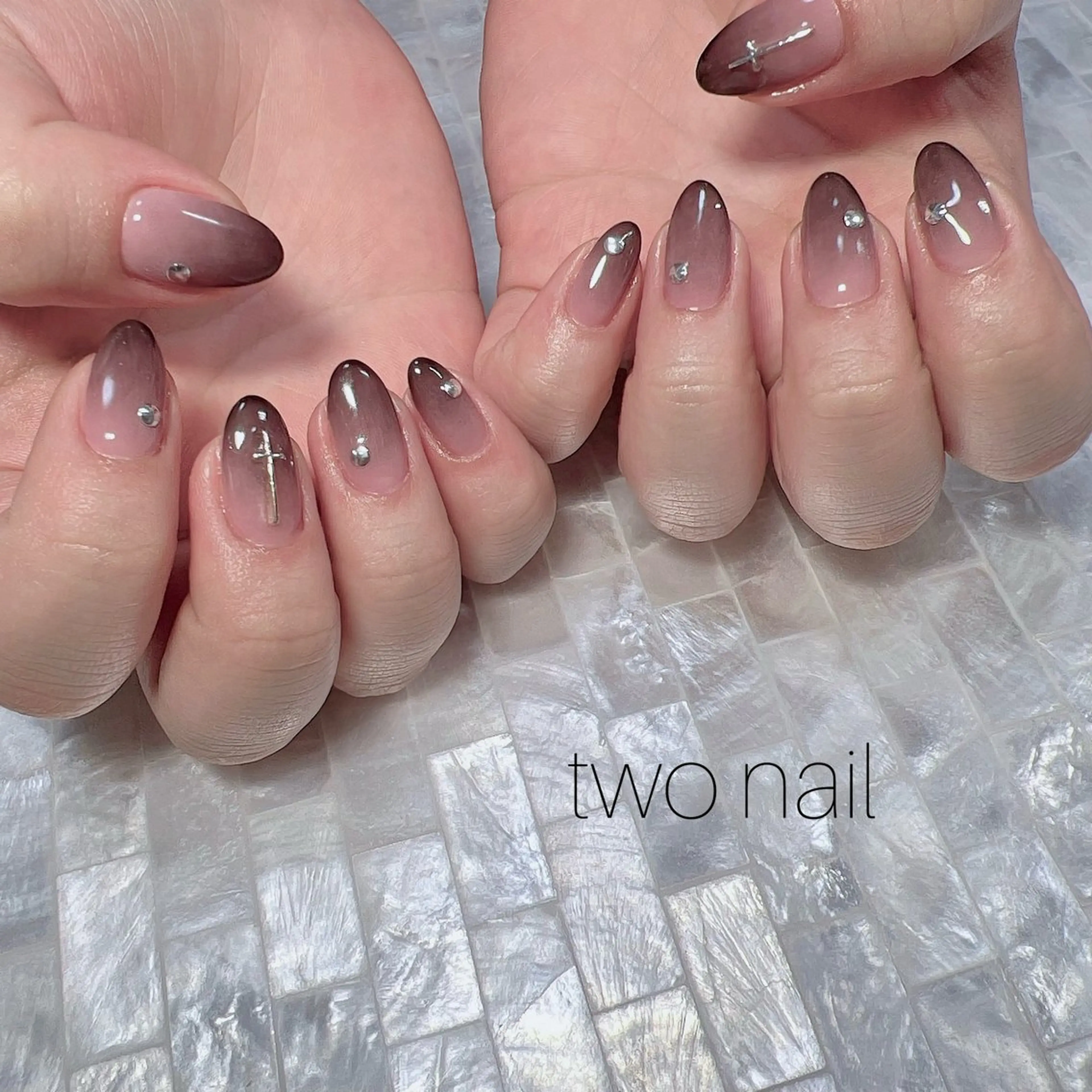 ネイル アートネイル ネイルチップ ホワイト ハンドネイル two nailのネイルデザイン