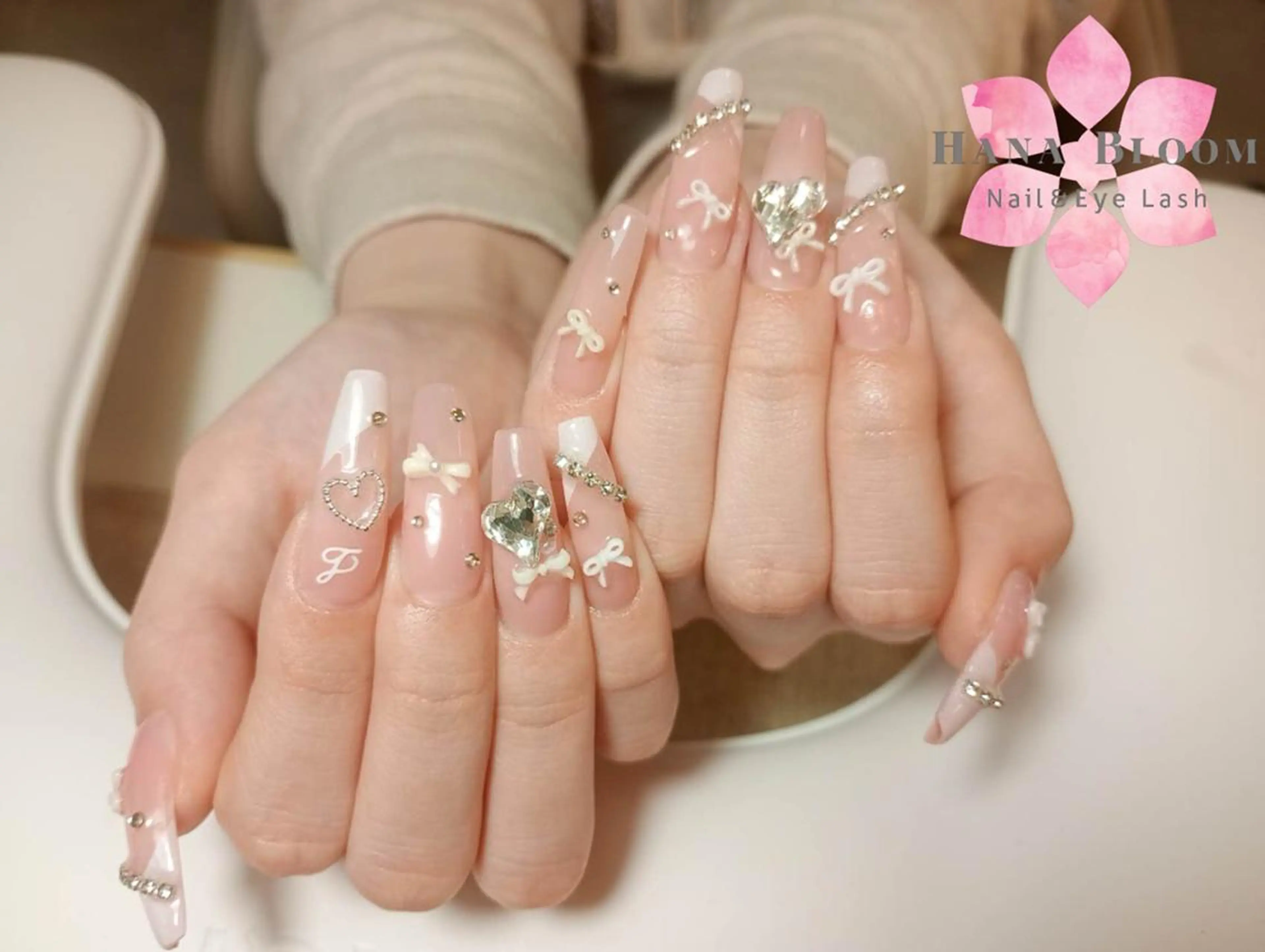ネイル チークネイル 長さ出し フレンチネイル ジェルネイル マグネットネイル ハンドネイル ハンドケア Hana Bloom Nail💜Akiのネイルデザイン